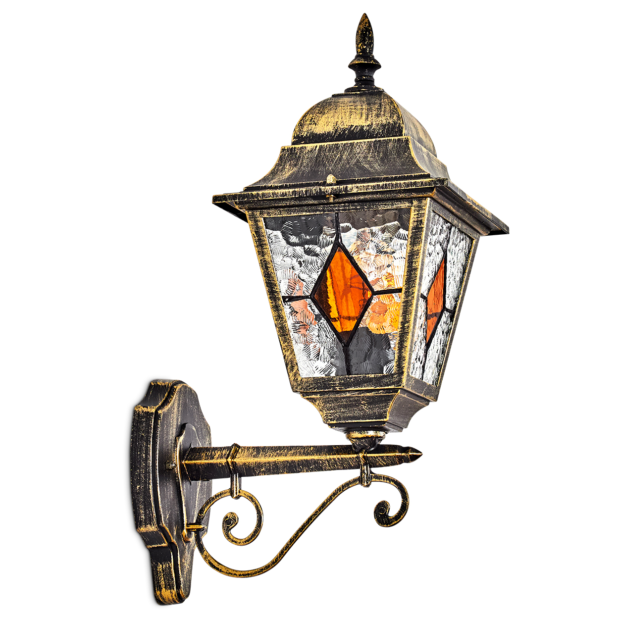 Eine verzierte, wandmontierte Lampe mit dekorativem Design. Verfügt über Buntglas mit orangefarbenen Diamanten und Gold-Finish.