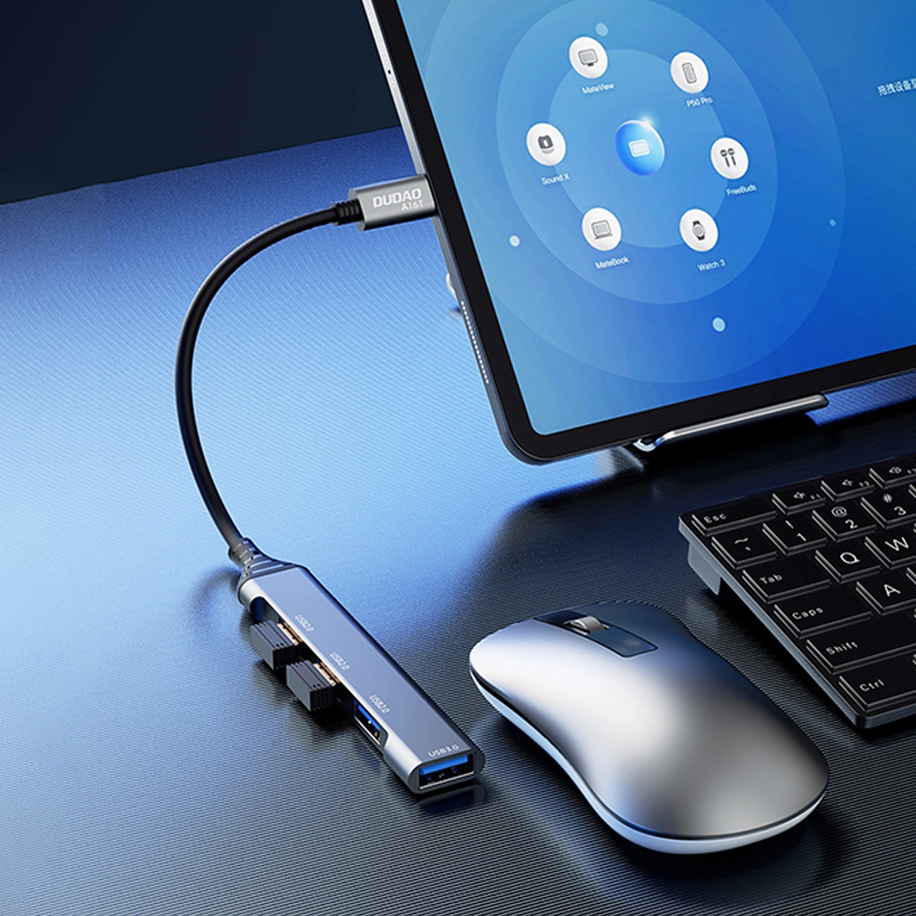 Un tablet con un hub USB, un mouse e una tastiera. Il tablet visualizza le icone delle app. L'hub è collegato al tablet.