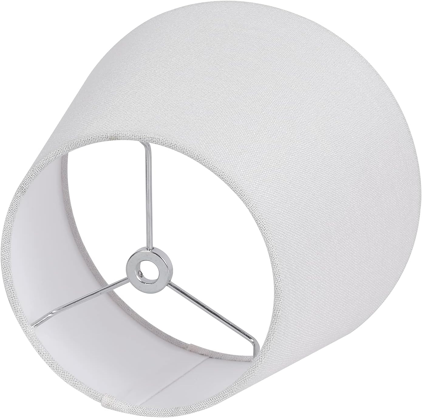 Ein weißer Lampenschirm mit Metallrahmen ist abgebildet, schräg gestellt. Der Lampenschirm hat eine zylindrische Form, und eine Metallstruktur stützt ihn.