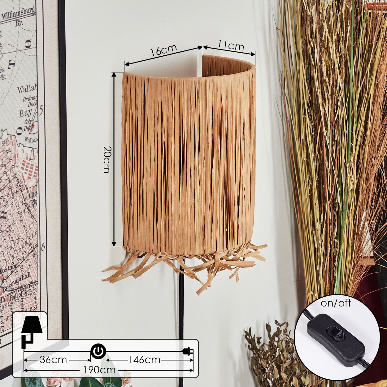 Ein beiger Lampenschirm hängt an einer weißen Wand. Maße der Lampe werden gezeigt. Ein Netzkabel mit Ein/Aus-Schalter ist sichtbar.