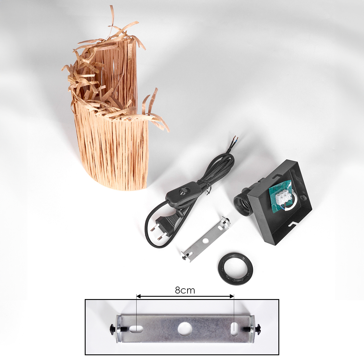 Zerlegte Lampe: Lampenschirm, elektrische Komponenten, Halterung und eine schwarze Box. Kleineres Bild zeigt Halterung mit 8cm Messung.