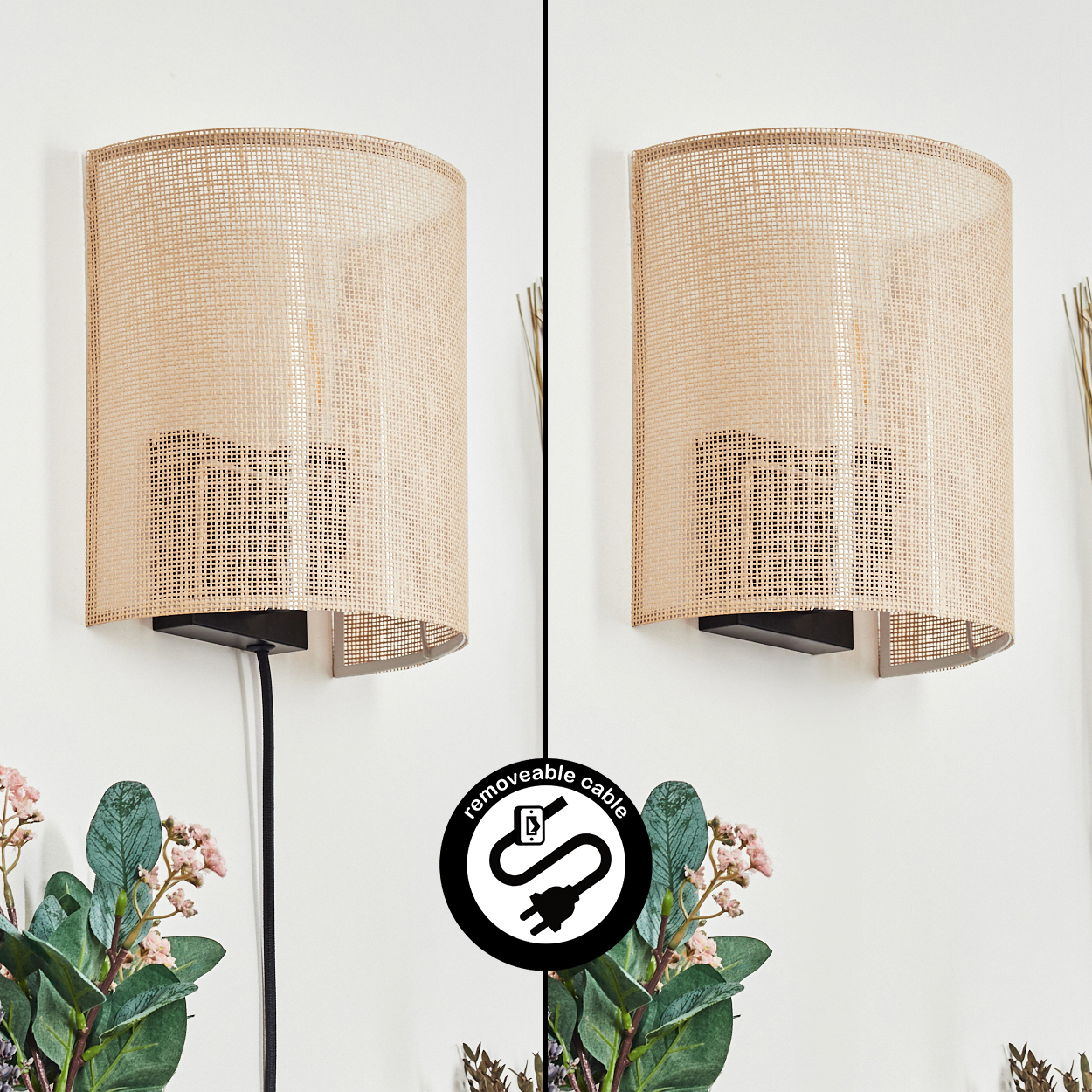 Zwei Wandlampen mit gewebten Schirmen sind an einer weißen Wand montiert. Darunter Pflanzen mit rosa Blüten. Ein Symbol für ein 'abnehmbares Kabel'.