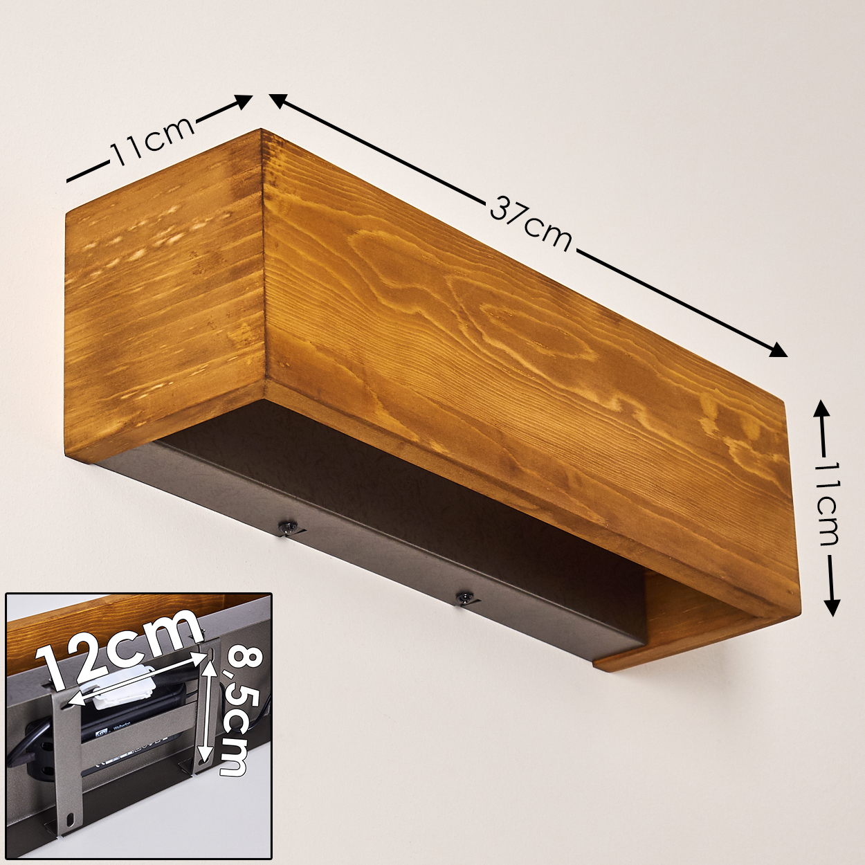 Holzregal an der Wand montiert. Abmessungen sind mit Pfeilen angegeben: 37cm lang, 11cm hoch und 11cm breit. Detail zeigt 12cm und 8,5cm.