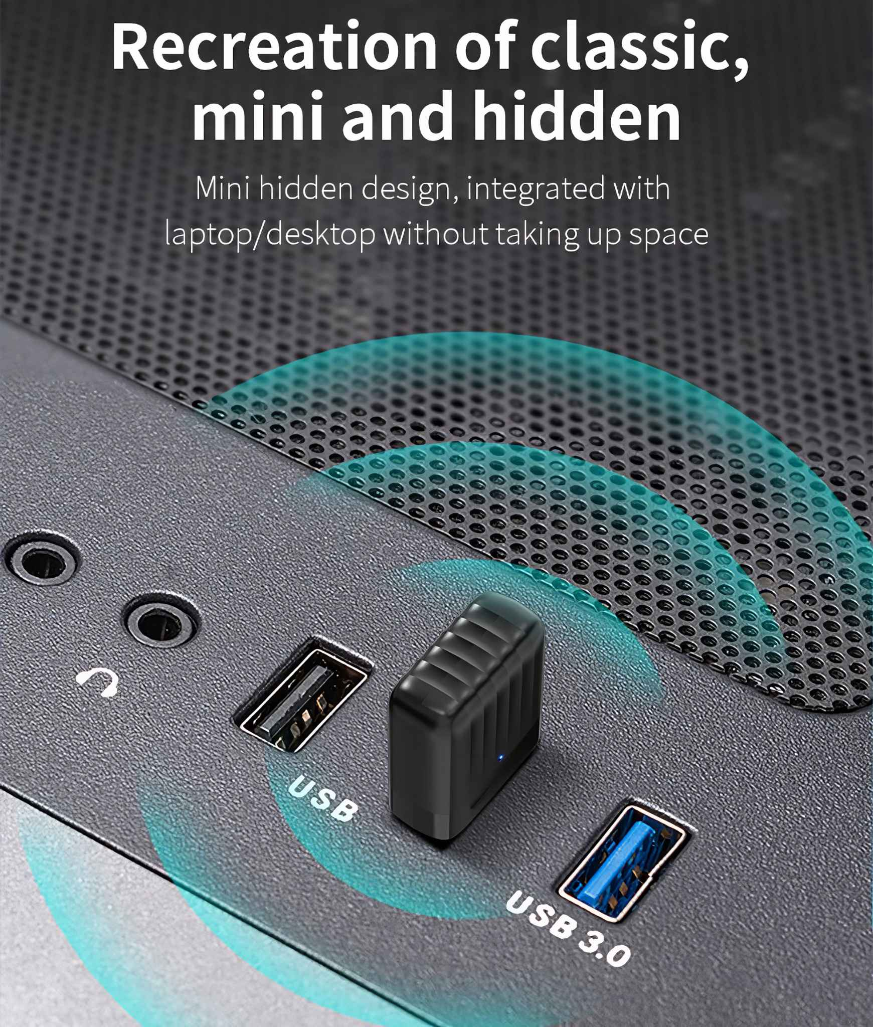 Nahaufnahme eines Computergehäuses mit USB-Anschlüssen und einem schwarzen USB-Adapter. Der Hintergrund ist ein Gitter.