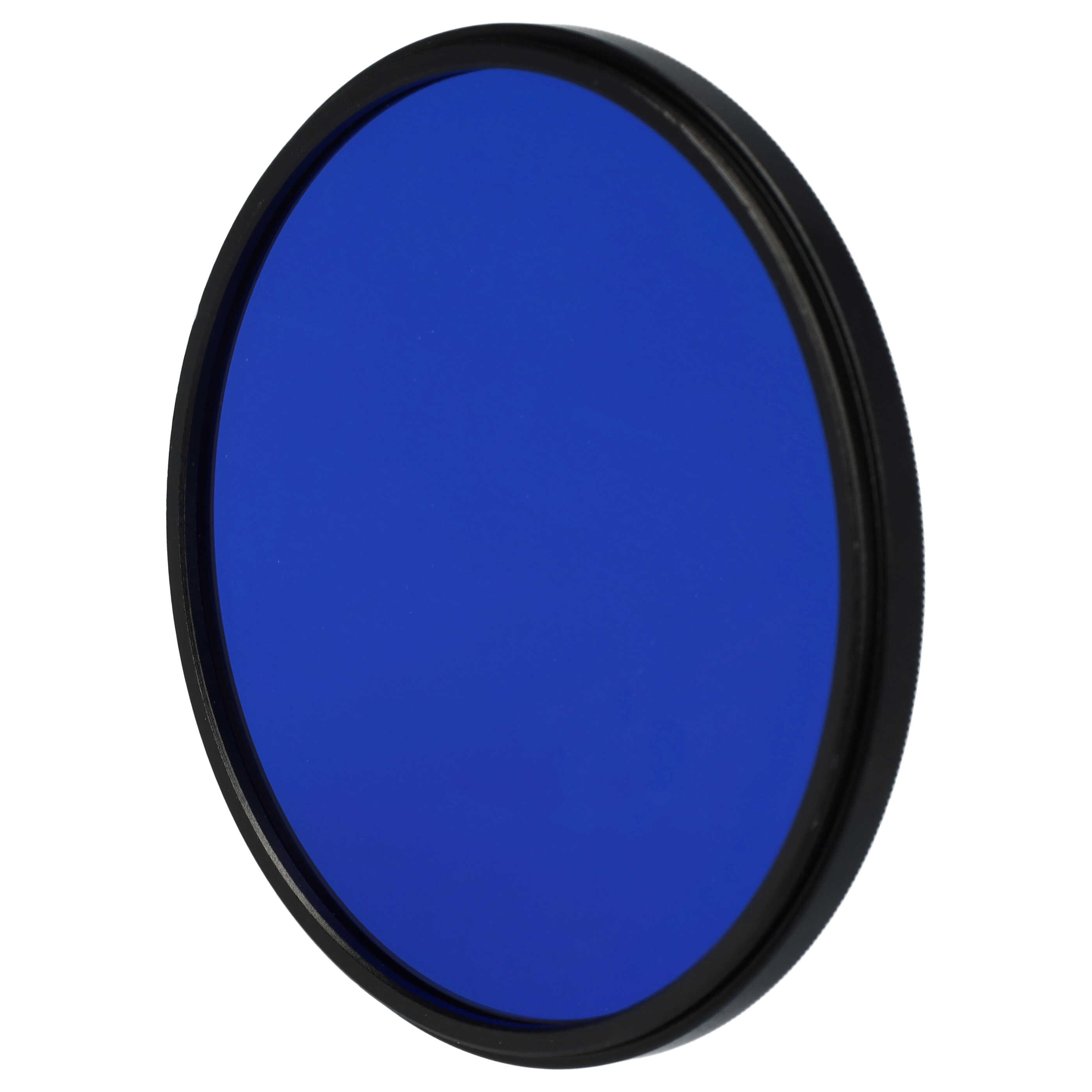 Ein runder blauer Kamerafilter mit schwarzem Rahmen, isoliert auf weißem Hintergrund.
