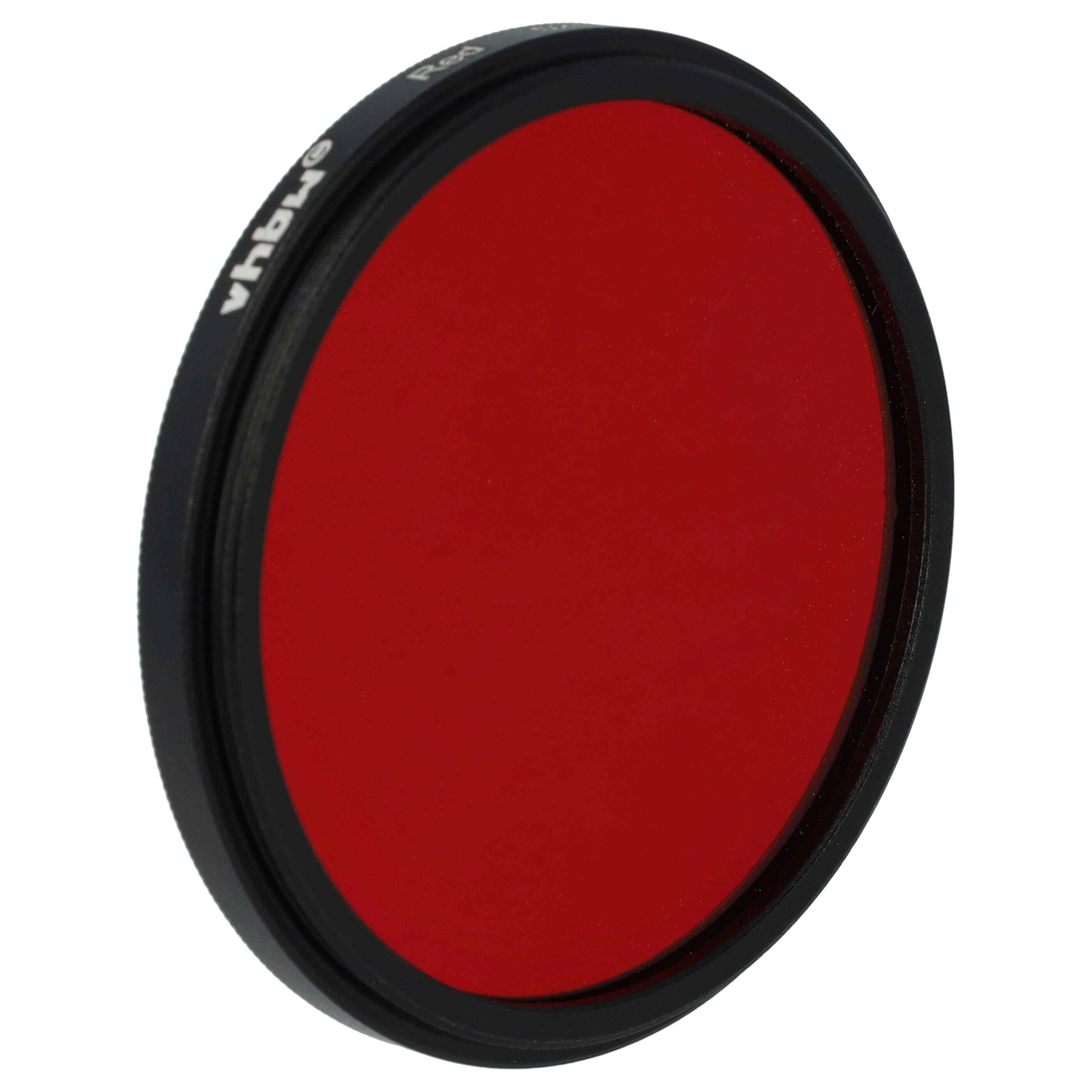 Ein roter Filter mit schwarzem Rahmen. Der Filter ist kreisförmig und hat rotes Glas. Der Hintergrund ist weiß.