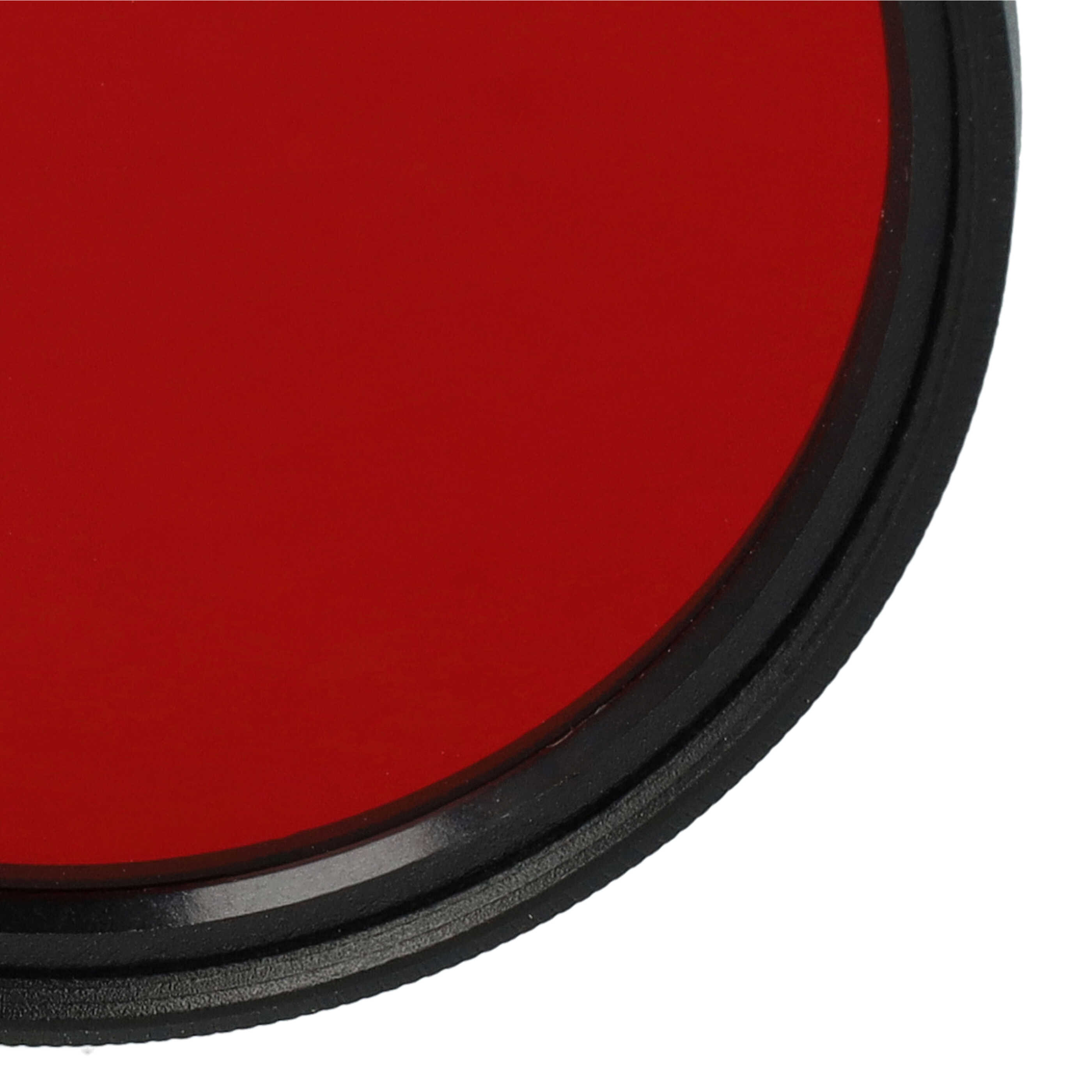Ein roter Filter mit schwarzem Rand vor weißem Hintergrund.
