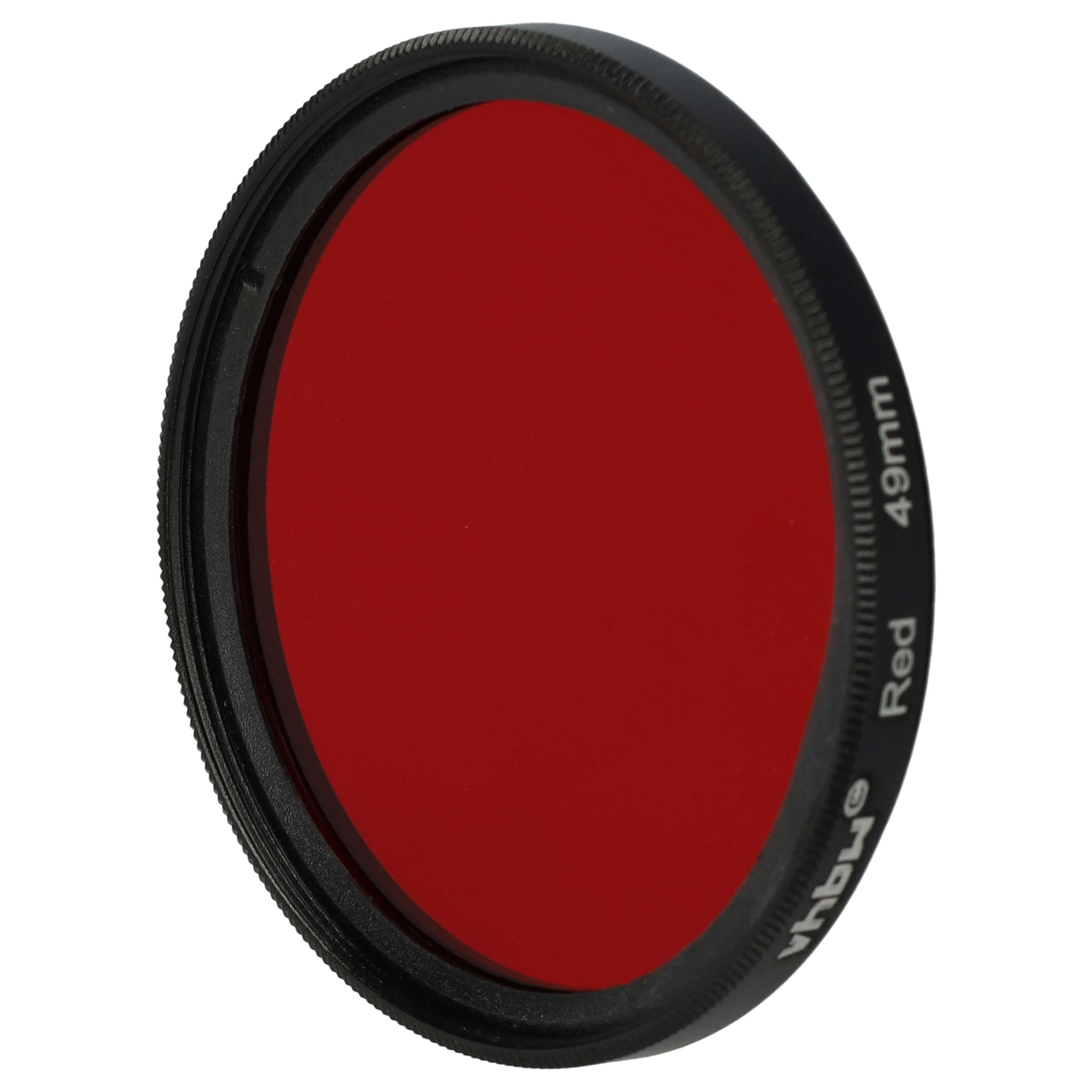 Ein roter Filter mit schwarzem Rahmen. Der Filter hat eine glatte rote Mitte und einen schwarzen Außenring mit Text.