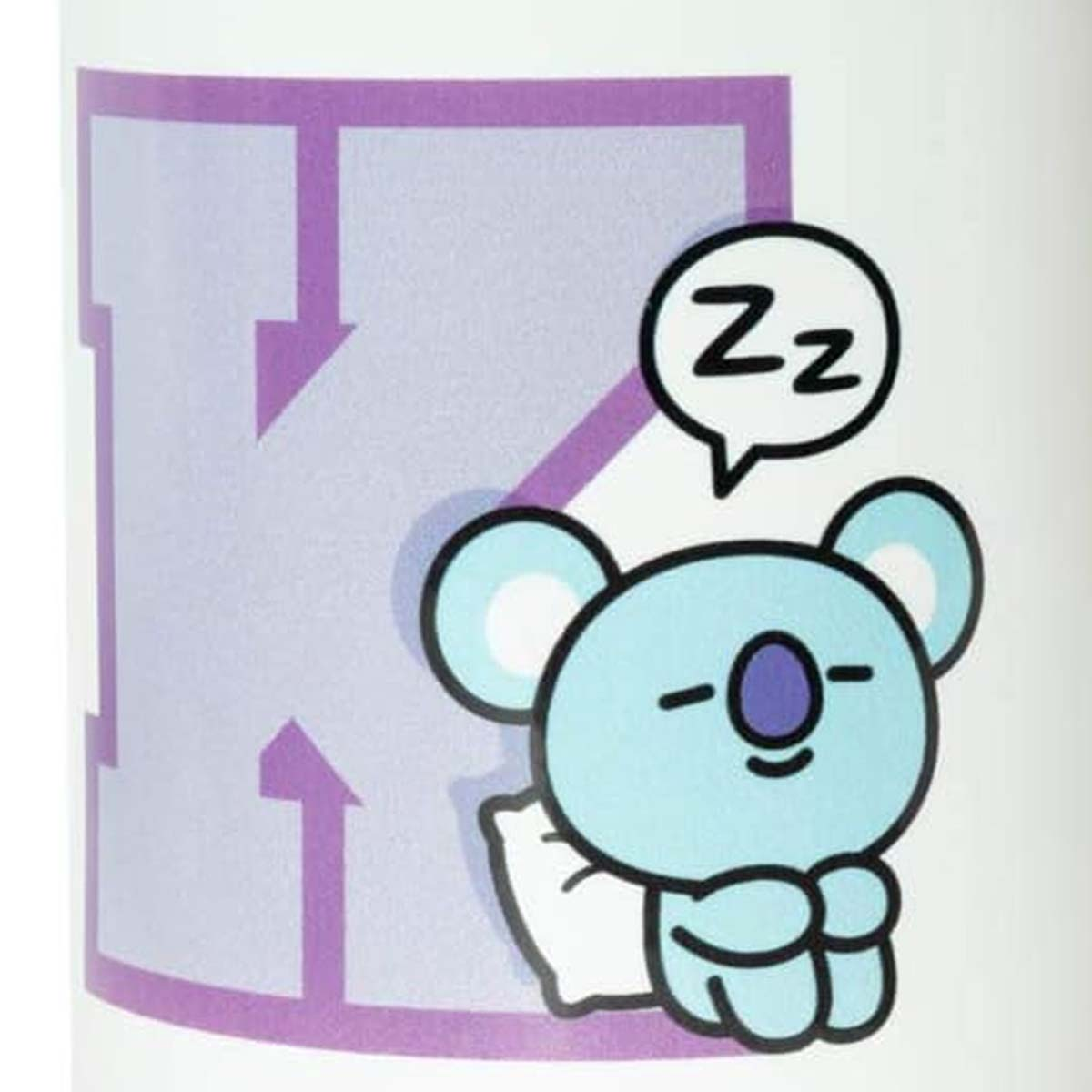 Ein Cartoon-Koala schläft auf einem Kissen neben einem lila Buchstaben K. Eine Sprechblase darüber hat die Buchstaben Zz.