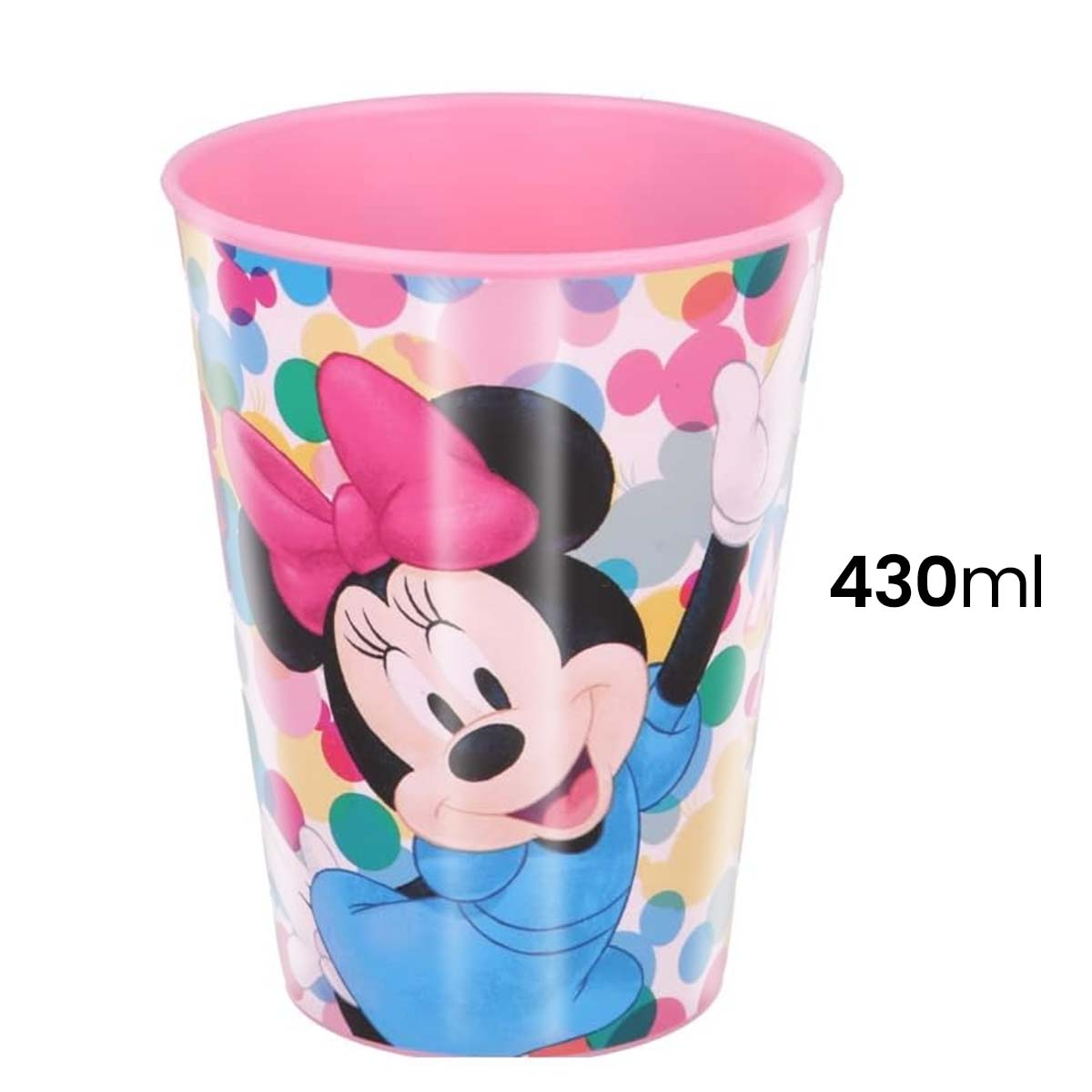 Ein Minnie-Maus-Becher. Er hat einen rosafarbenen Rand, einen bunten gepunkteten Hintergrund und ein blaues Kleid. Der Becher hat 430ml.
