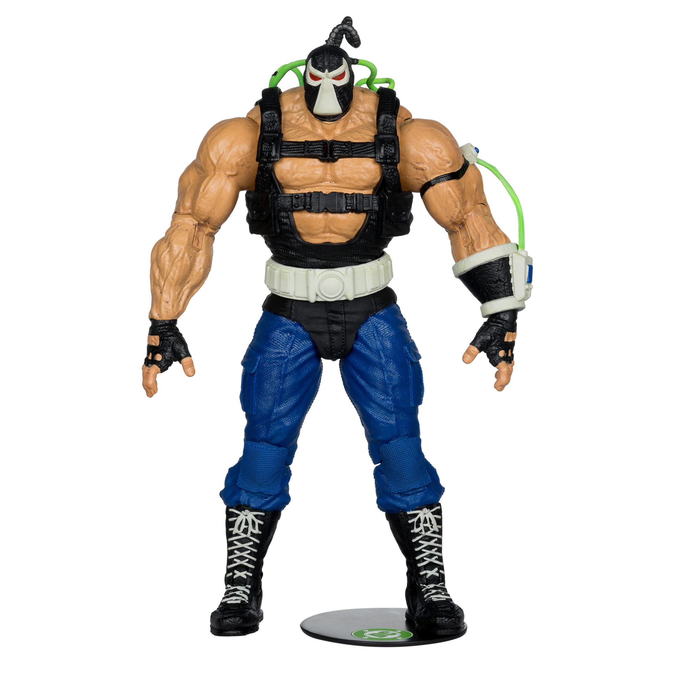 Action figure di Bane. Indossa una maschera, un completo nero e blu con tubi verdi. In piedi su una base nera.