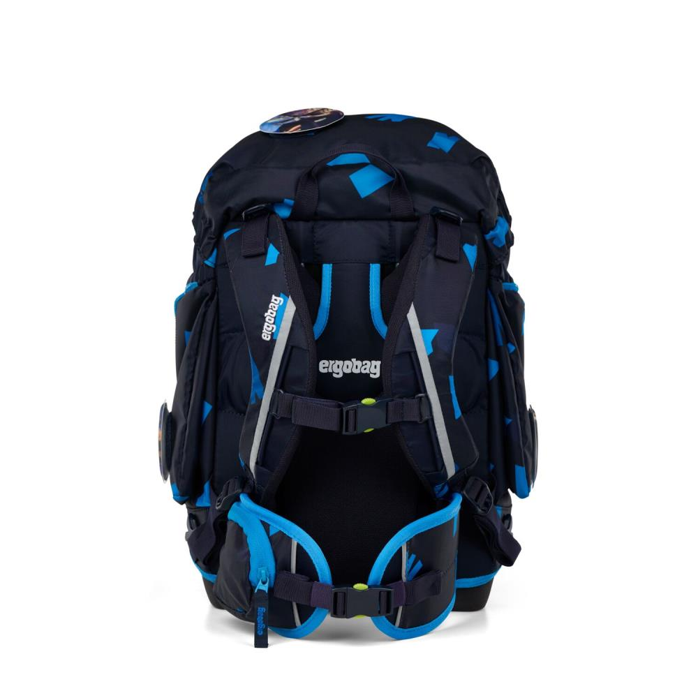 Ein marineblauer Ergobag-Schulrucksack mit blauem geometrischen Muster. Er hat mehrere Fächer, verstellbare Gurte und das Ergobag-Logo.