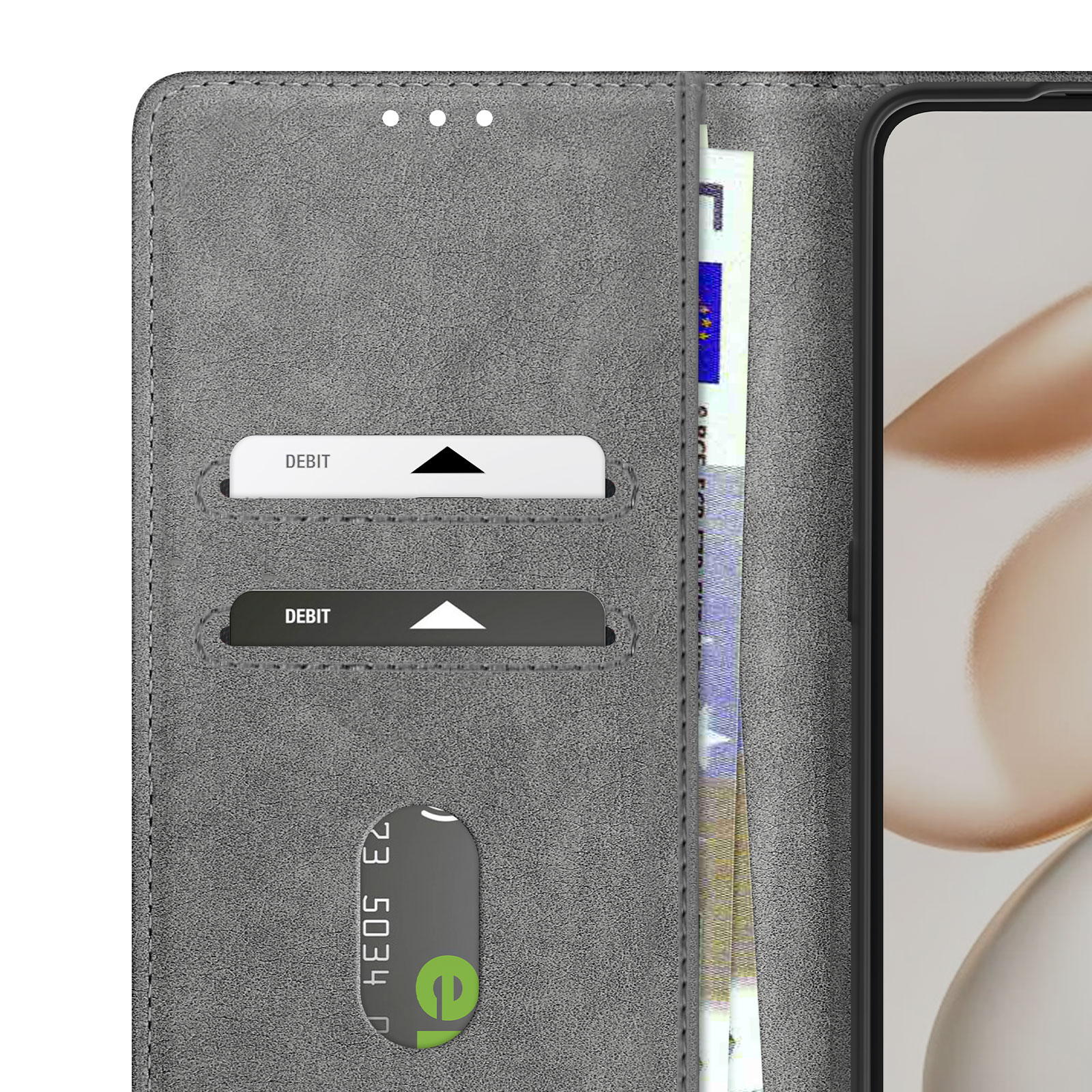 Custodia grigia per telefono con slot per carte, una carta di debito e uno smartphone. Banconote parzialmente visibili.