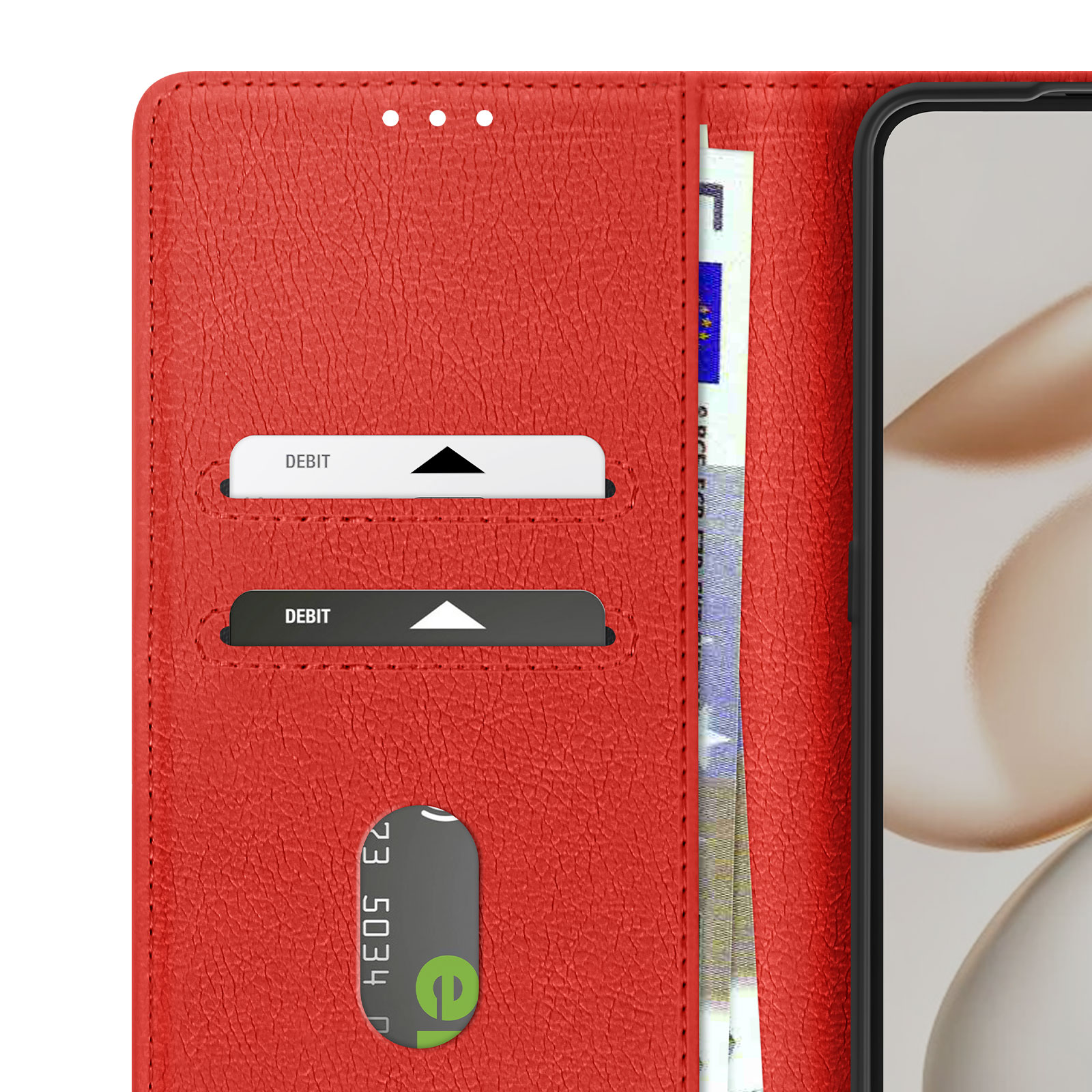Rote Geldbörse mit EC-Kartenfächern, einem Telefon und einer Rechnung. Die Geldbörse hat eine strukturierte Oberfläche.