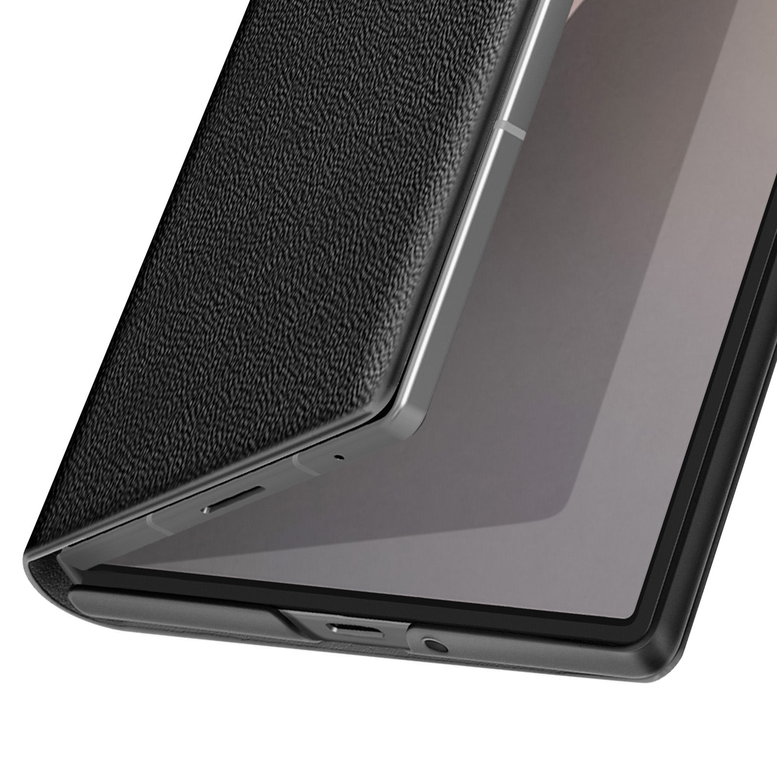 Primo piano di un tablet in una custodia nera strutturata, parzialmente aperto, che mostra lo schermo. Sfondo bianco.