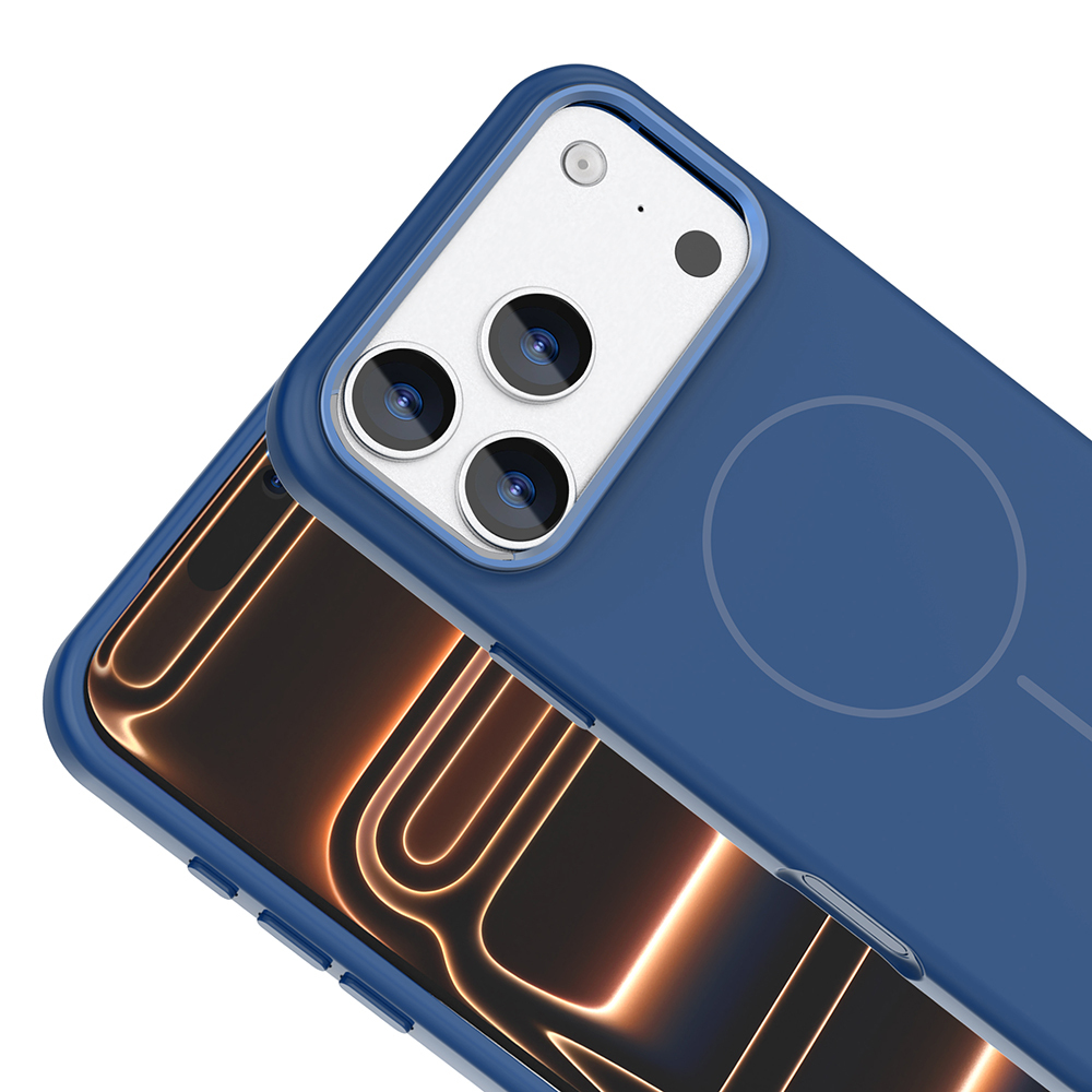 Çoklu kamera lensli mavi telefon kılıfı. Kılıf, parlayan bir desen gösteren bir telefonun üzerinde duruyor.