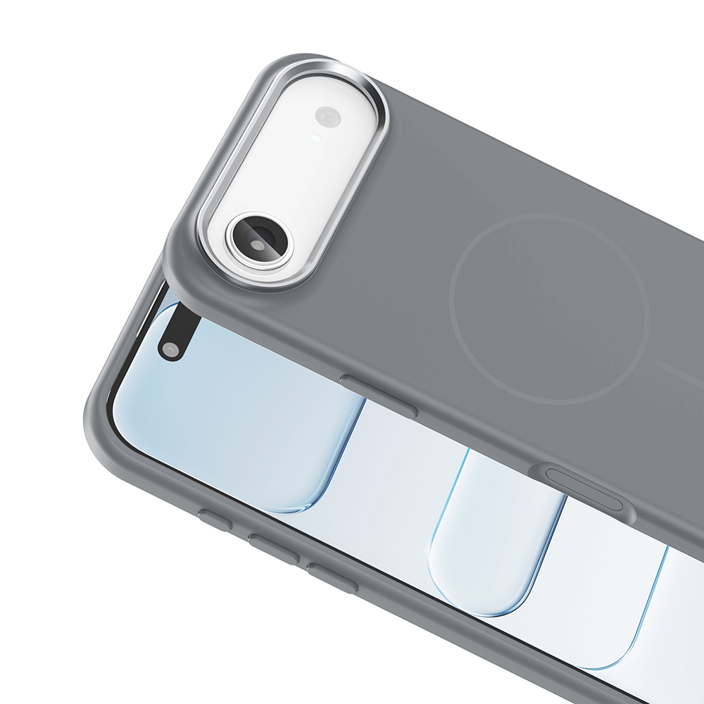 Gri bir telefon kılıfı kısmen bir telefonu kaplar. Kılıfın kamera oyuğu ve yan düğmeleri vardır. Telefon ekranı görünür durumda.