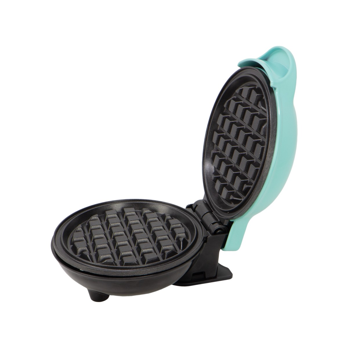 Waffeliera teal aperta con interno nero. La parte superiore è aperta, mostrando la griglia. Anche la base è aperta. Isolato su bianco.