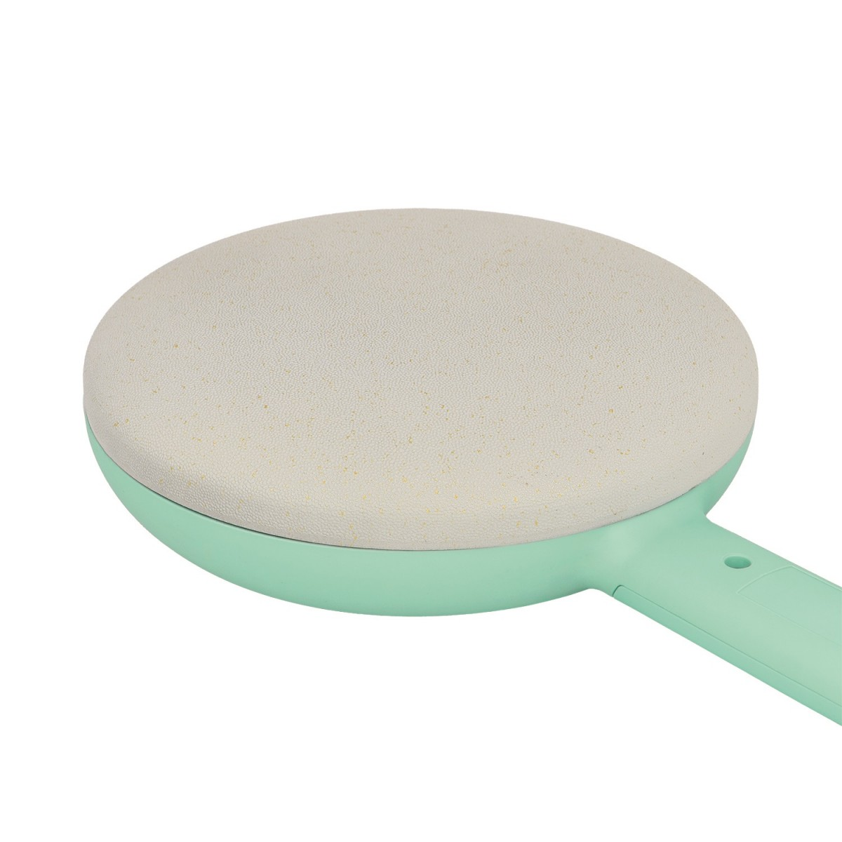 Una crepera verde menta, circular con una superficie de cocción beige claro y un mango largo.