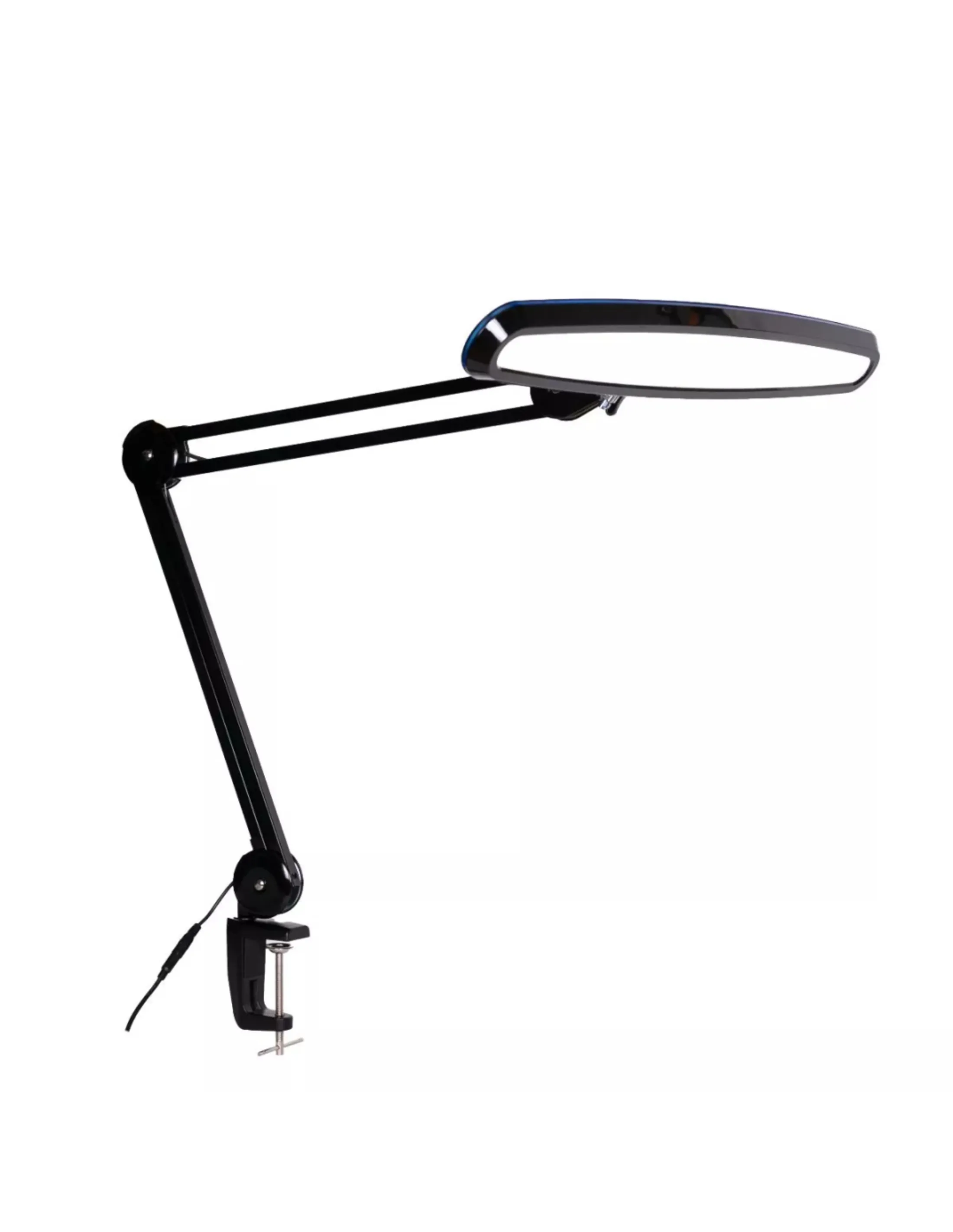 Een zwarte, verstelbare bureaulamp met rechthoekig licht, vastgeklemd op een oppervlak, witte achtergrond.