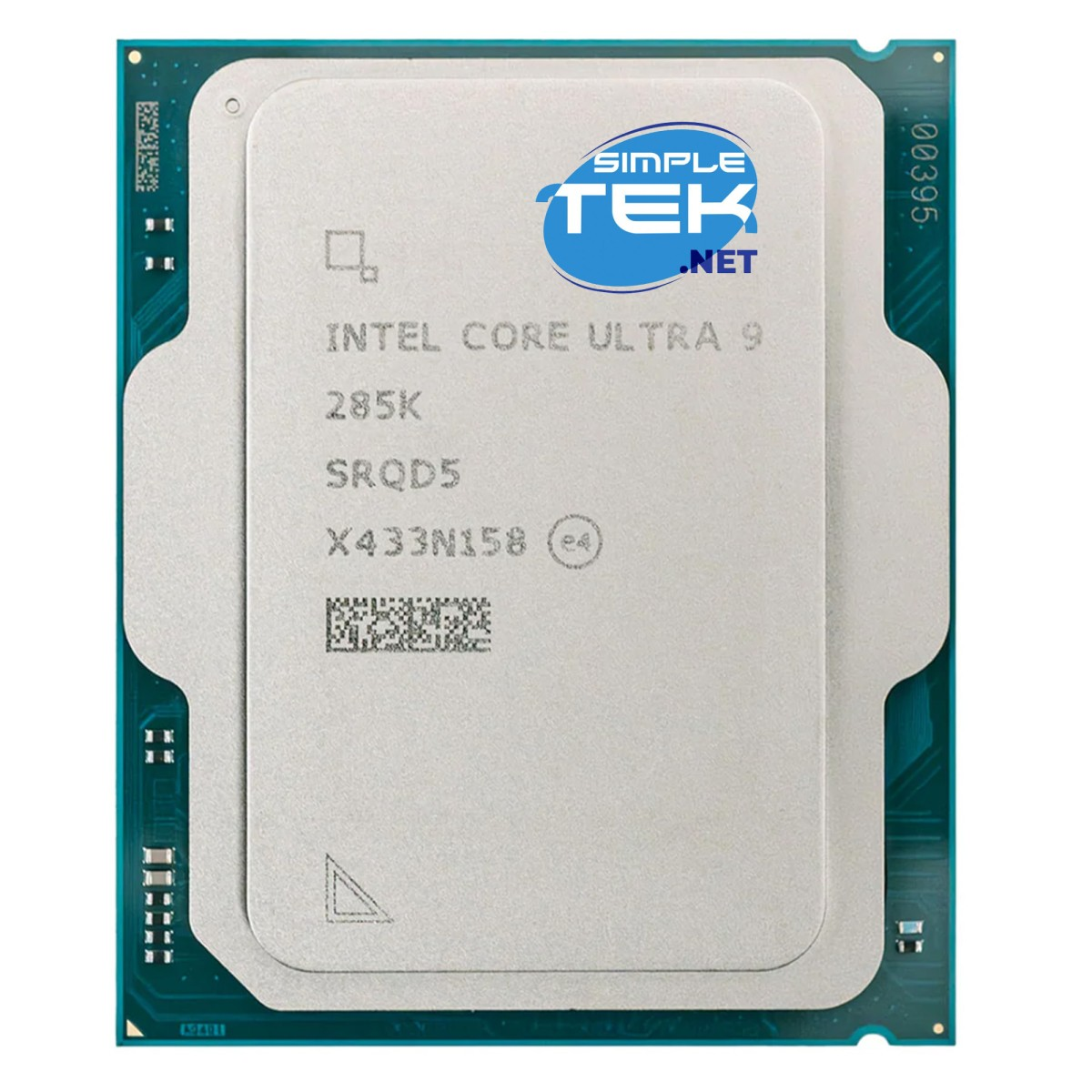 Zbliżenie procesora. Zawiera tekst: Intel Core Ultra 9, 285K, SRQD5, X433N158. Widoczne jest niebieskie logo Simple Tek.