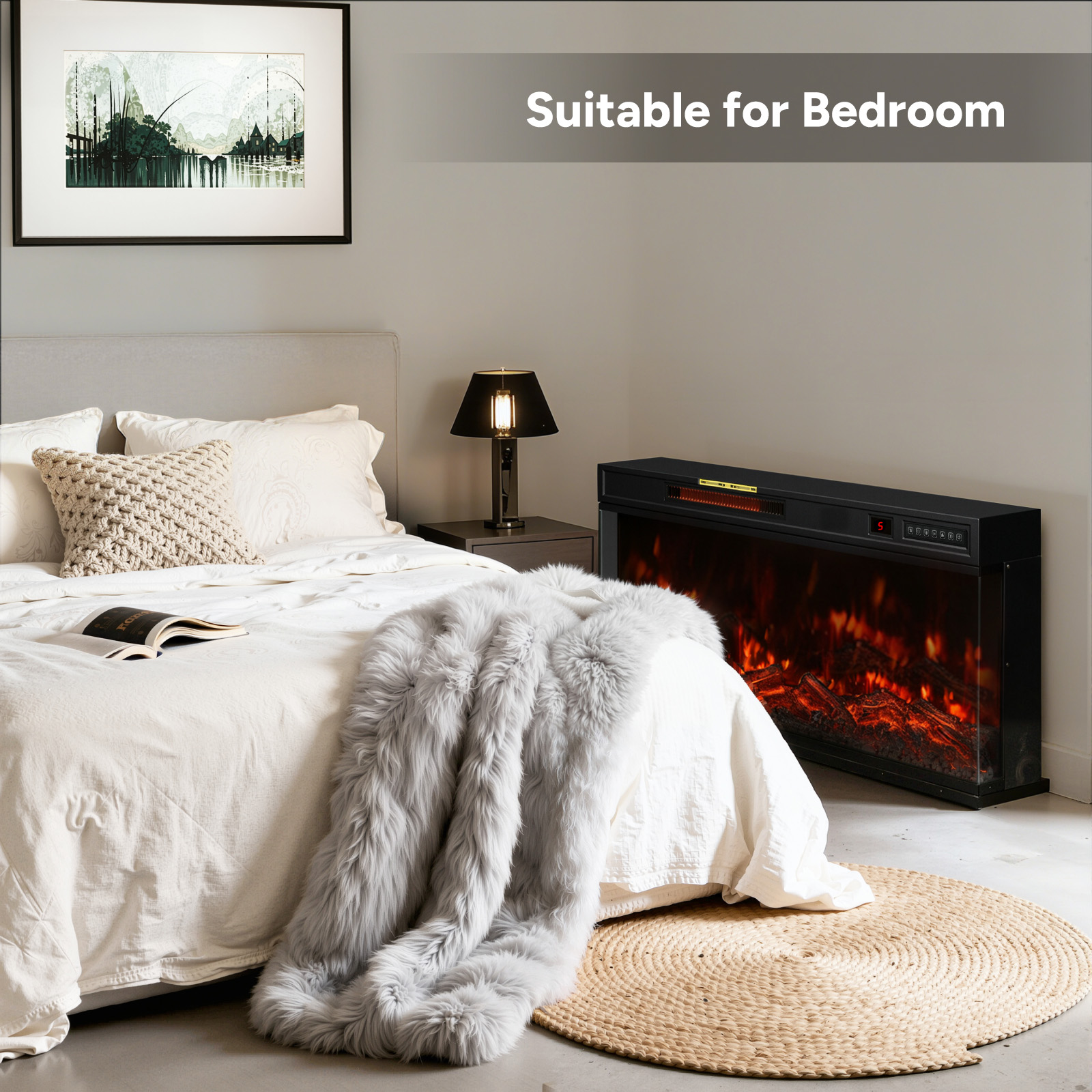 Scena sypialni: Łóżko z szarym futrem, kominkiem, lampą i oprawioną grafiką. Beżowy dywan na podłodze.