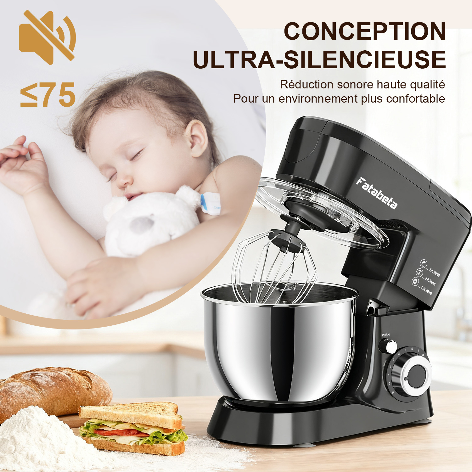 Ein Baby schläft neben einem schwarzen Fatabeta-Küchenmixer. Ein Sandwich, Brot und Mehl liegen auf dem Tisch. Das Bild wirbt für einen leisen Betrieb.