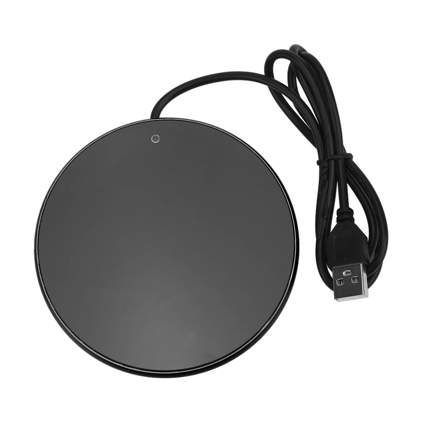 Ein schwarzes, rundes, USB-betriebenes Gerät mit Kabel und USB-Anschluss. Es hat einen kleinen Kreis auf seiner Oberfläche.