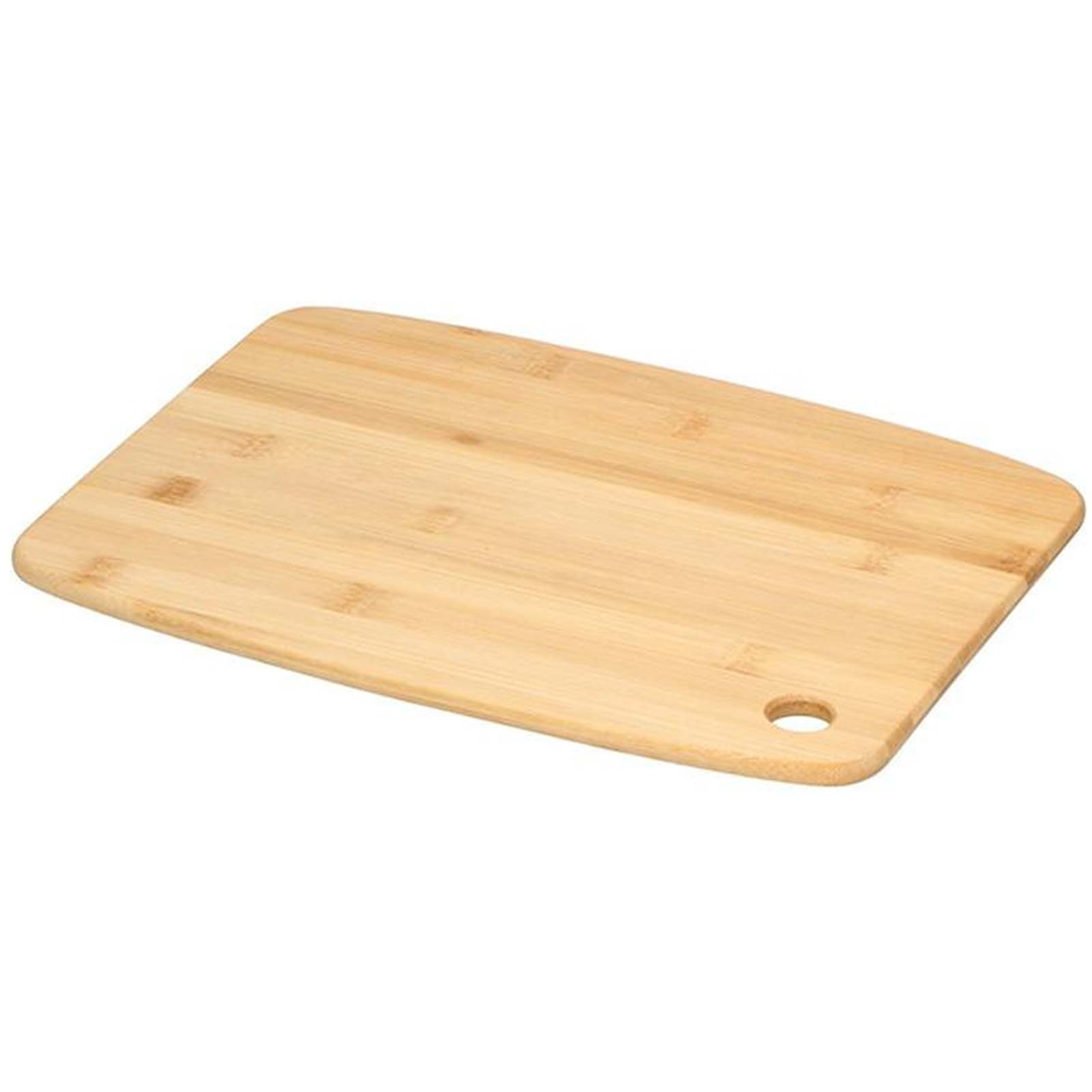 Un tagliere rettangolare in legno marrone chiaro con un foro in un angolo. È su sfondo bianco.