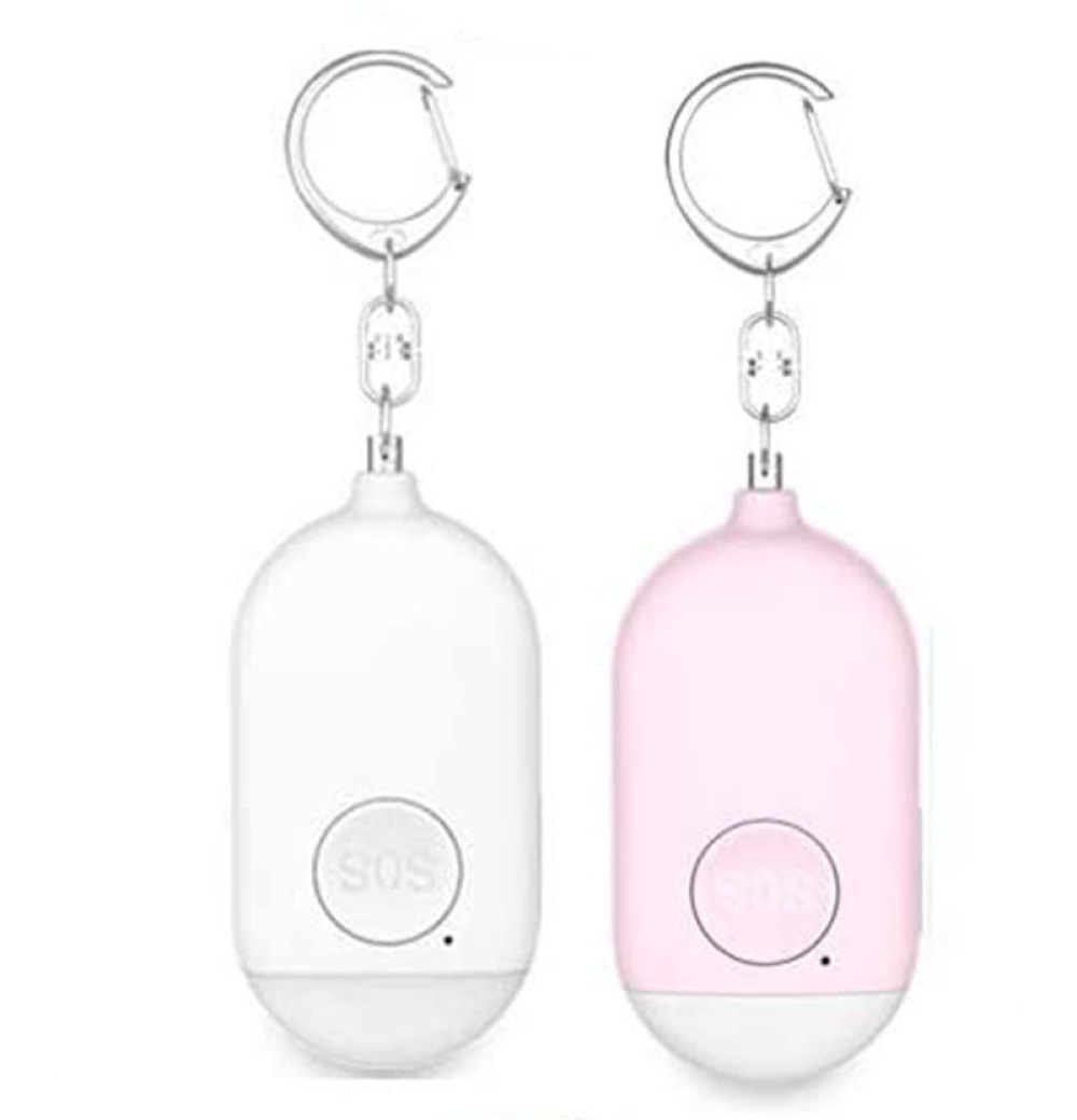 Zwei Schlüsselanhänger, einer weiß, einer rosa. Jeder hat eine SOS-Taste und ein kleines Licht. Sie sind an silbernen Schlüsselringen befestigt.