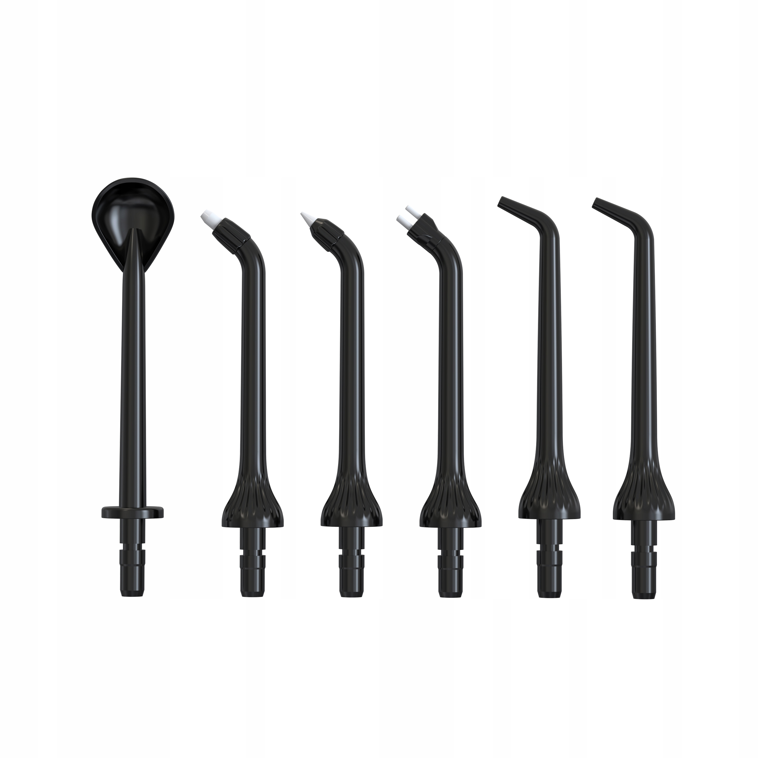 Kilka czarnych końcówek do irygatora jamy ustnej na białym tle. Końcówki różnią się kształtem.