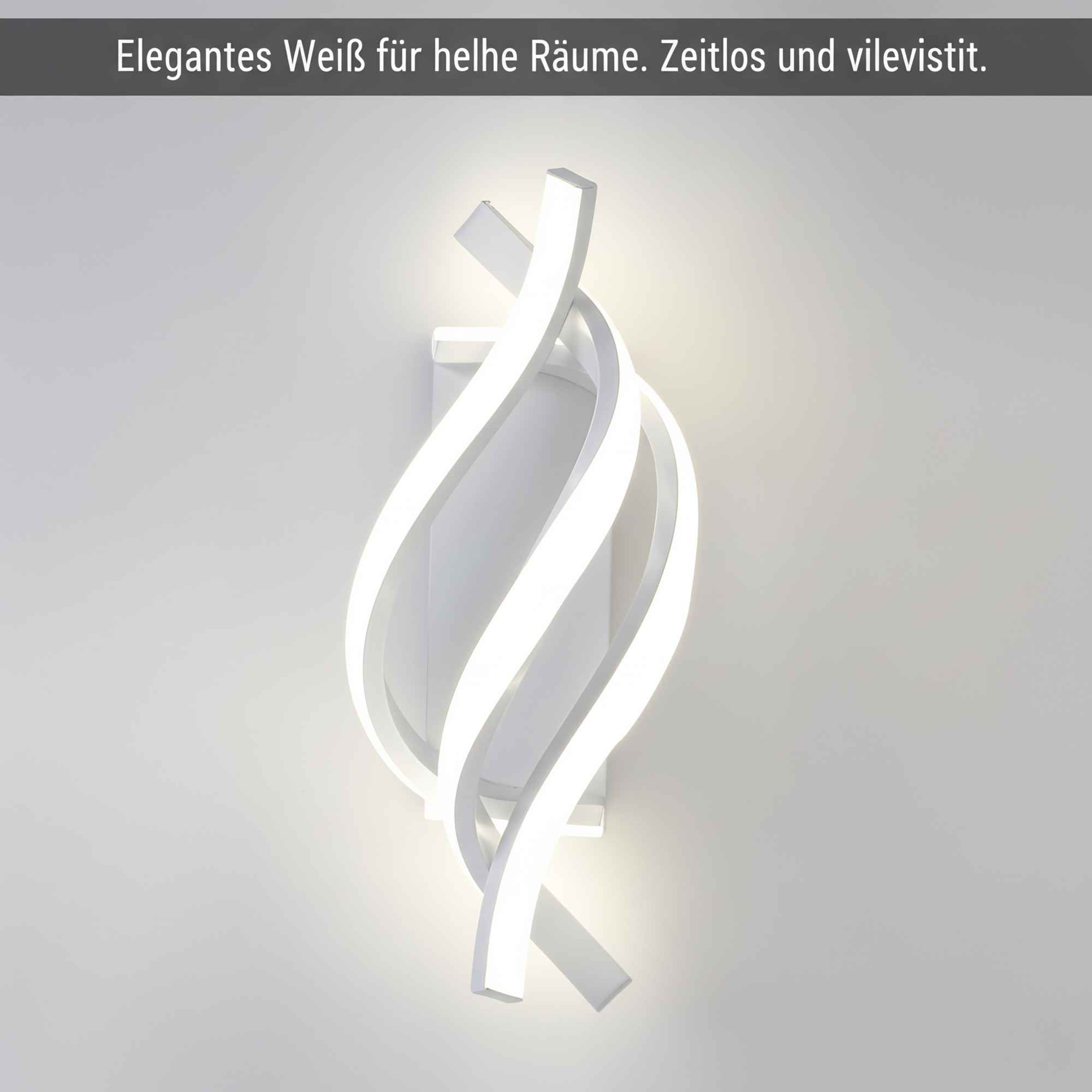 Eine weiße, moderne Wandlampe mit wirbelndem Design ist an einer weißen Wand montiert. Die Lampe leuchtet.