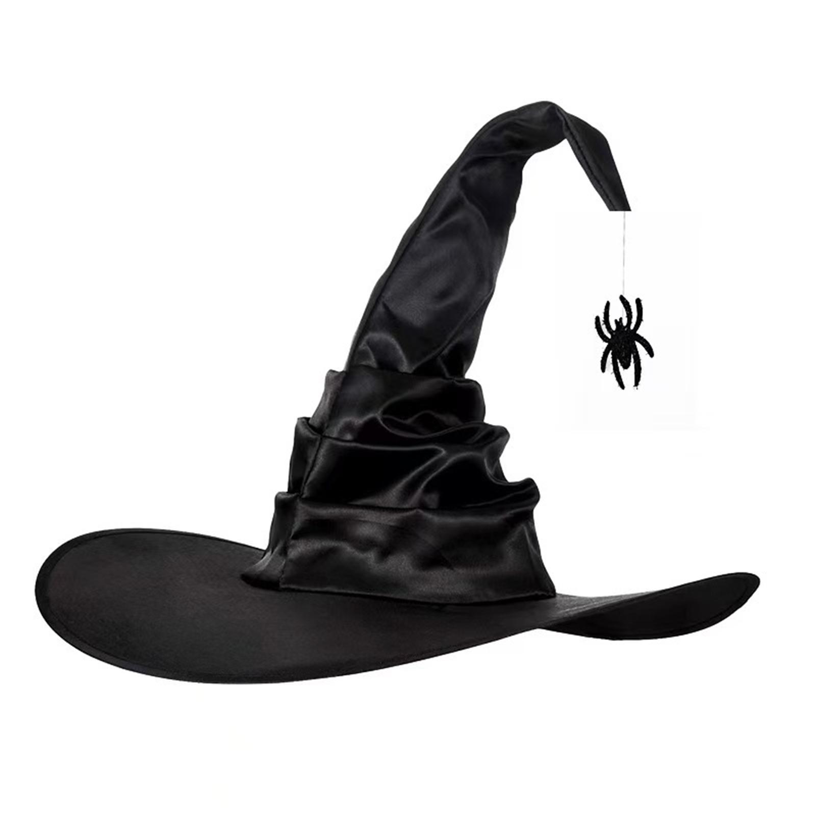 Schwarzer Hexenhut mit breiter Krempe und spitzer Spitze. Eine schwarze Spinne hängt von der Spitze.