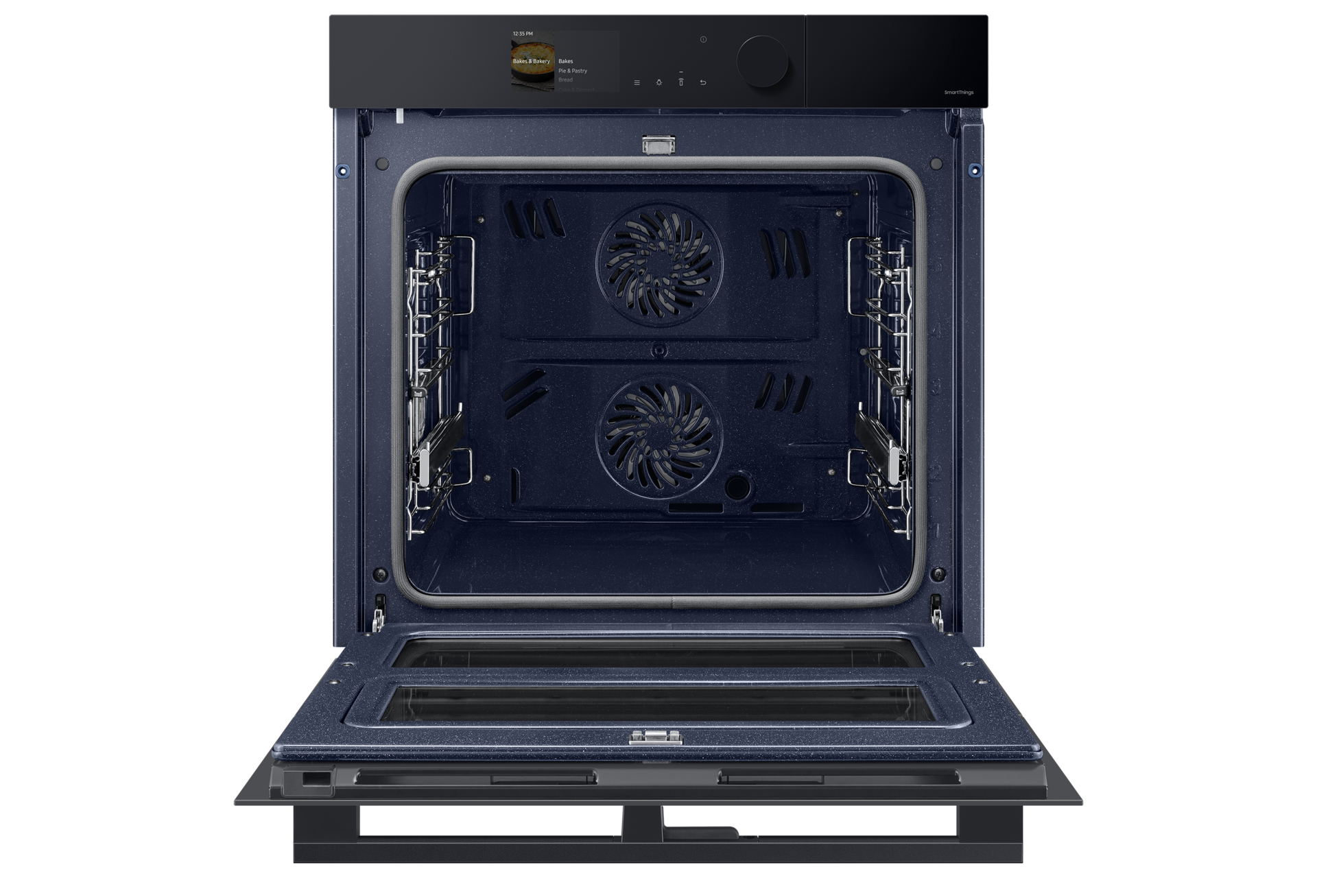 Offener Ofen mit blauem Innenraum und zwei Ventilatoren. Oberes Bedienfeld mit Display. Ofentür ist offen, zeigt Roste und Innenraum.