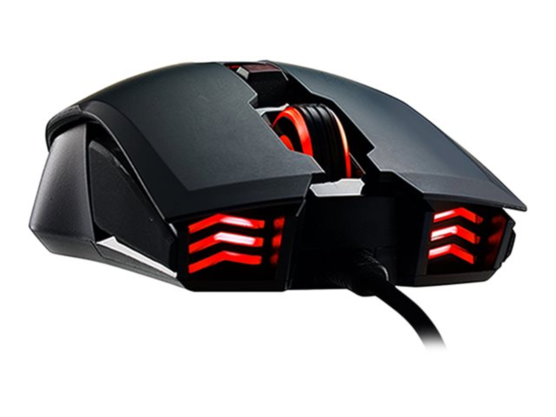 Eine schwarze Gaming-Maus mit roten Akzenten und einem schwarzen Kabel. Rote Lichter sind auf der Maus sichtbar.