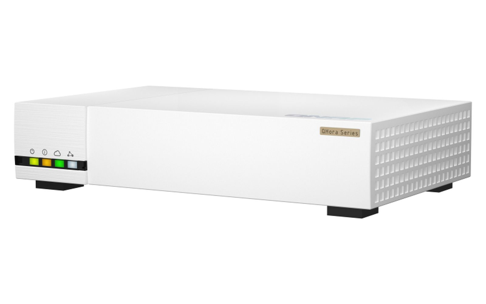 Un dispositivo rectangular blanco con un lado perforado, luces verdes/amarillas y la etiqueta 'Qhora Series', sobre pies negros.