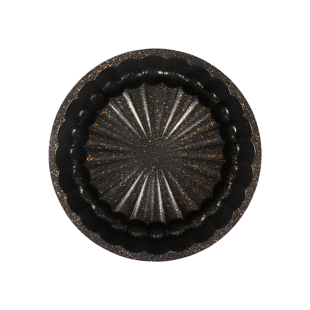 Un molde para hornear redondo y negro con borde festoneado decorativo. El interior tiene una superficie moteada y texturizada.