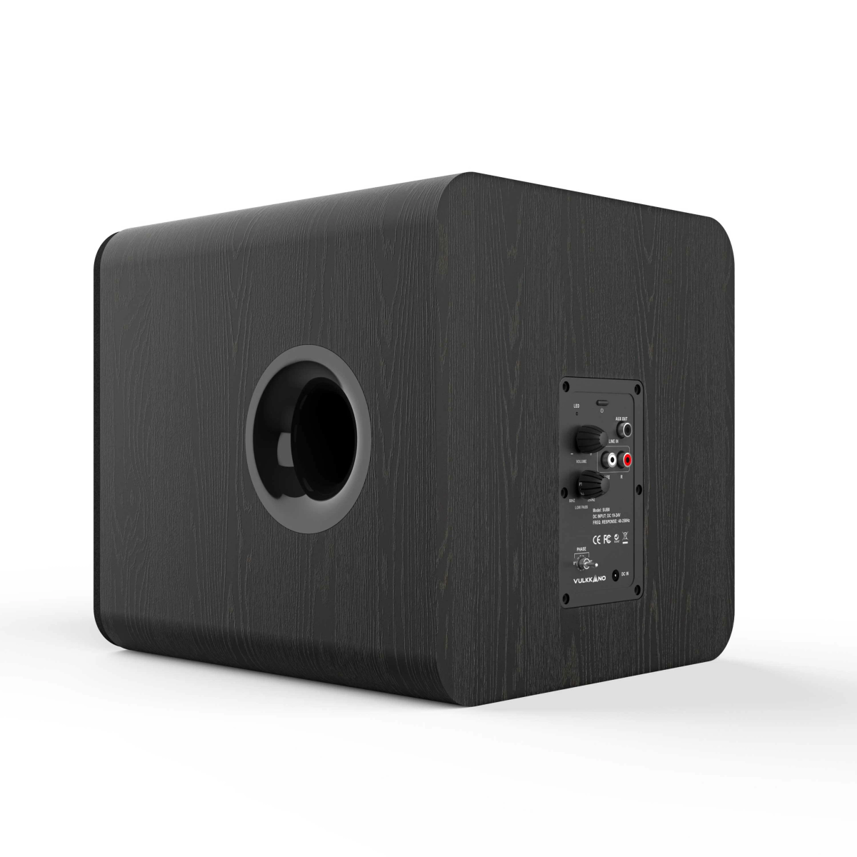 Un altoparlante subwoofer in legno scuro. Ha una porta rotonda sulla parte anteriore e un pannello di controllo sul retro.