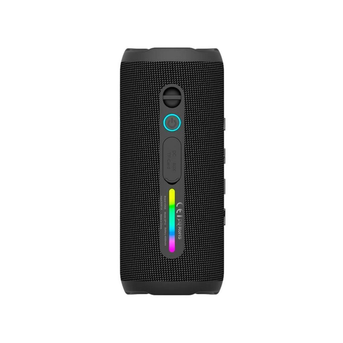 Un altavoz portátil negro con botones y una tira de luz. Etiquetas: DC, AUX, TF-Card, CE, RoHS.