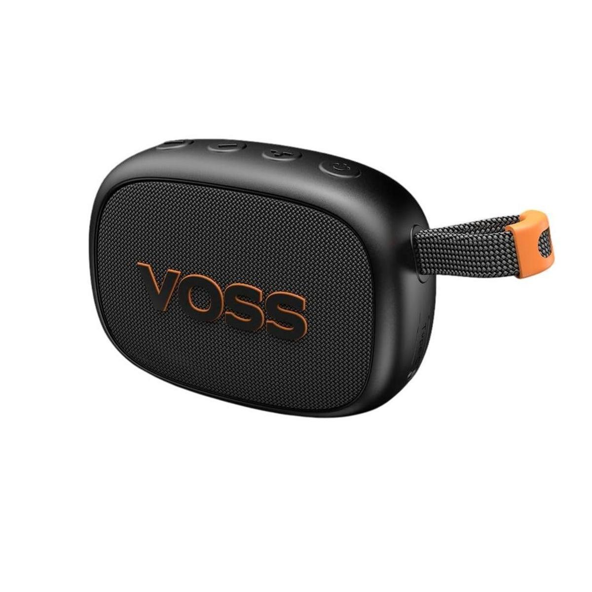 Un altavoz negro VOSS con logotipo y asa naranja. El altavoz tiene una parte frontal de malla y botones en la parte superior.