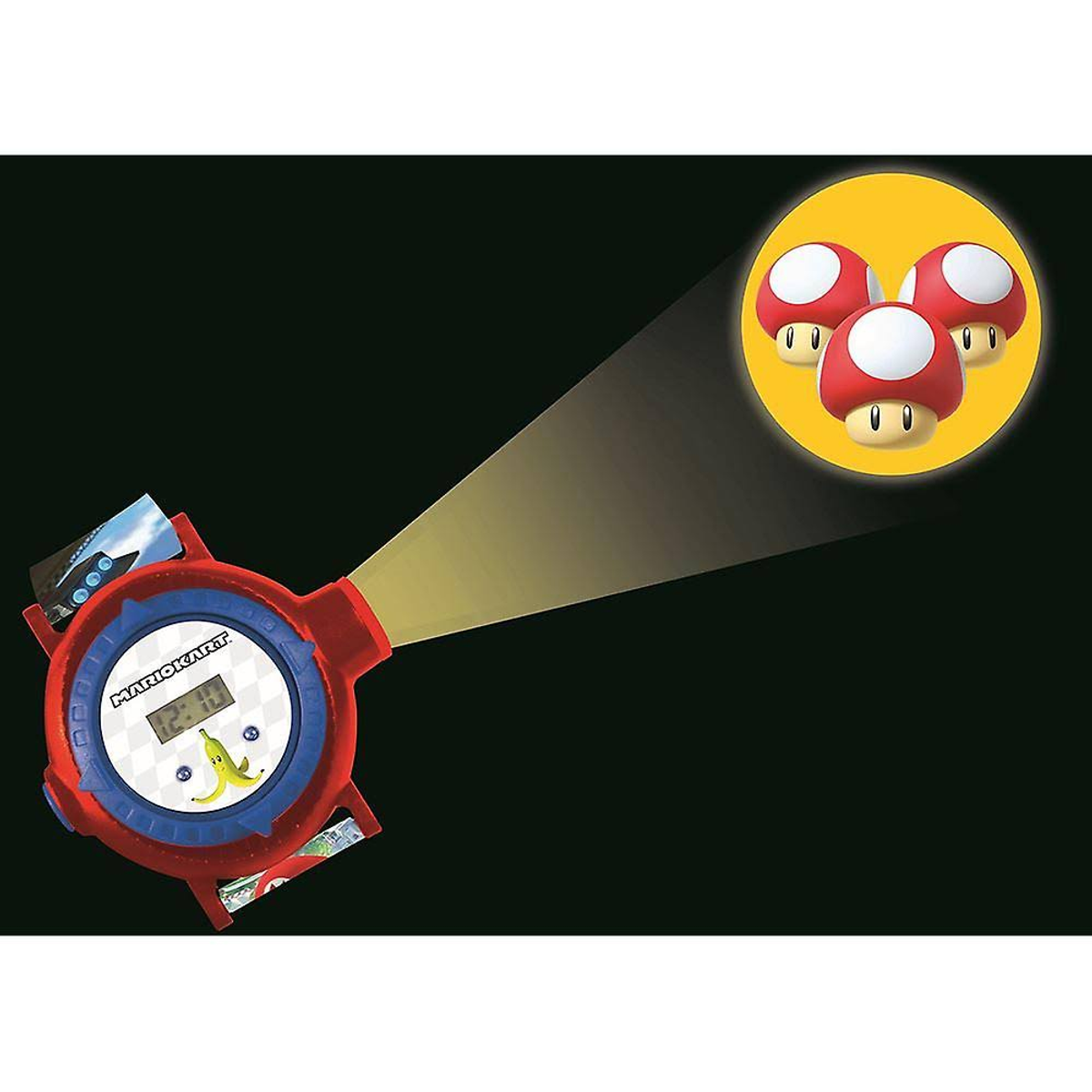 Un reloj rojo de Mario Kart proyecta un haz de luz sobre tres setas rojas en un círculo amarillo. El reloj muestra las 12:10 con un plátano.