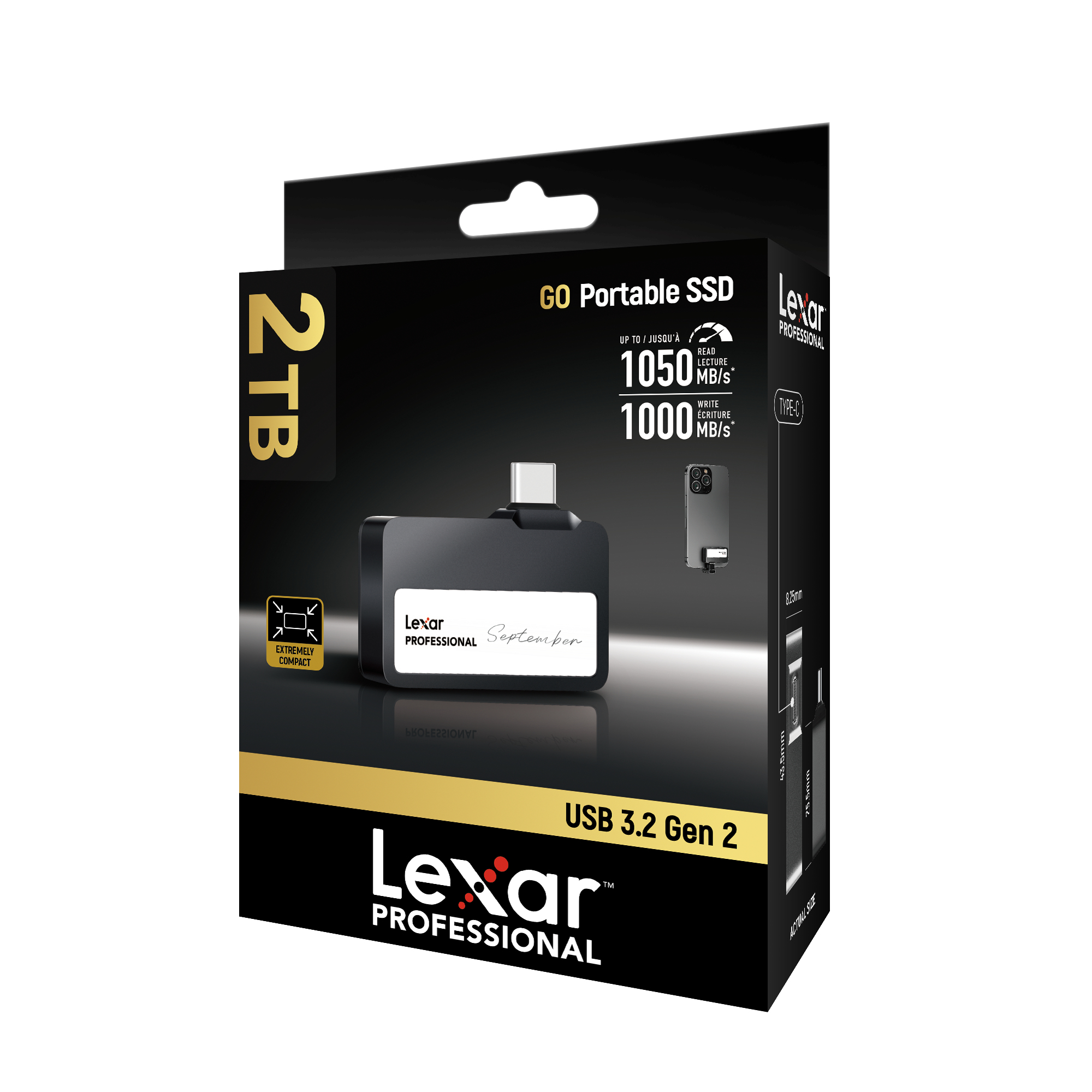 Pudełko z przenośnym dyskiem SSD Lexar 2 TB. Pudełko ma czarno-złotą kolorystykę. Dysk SSD jest czarny ze złączem USB-C.