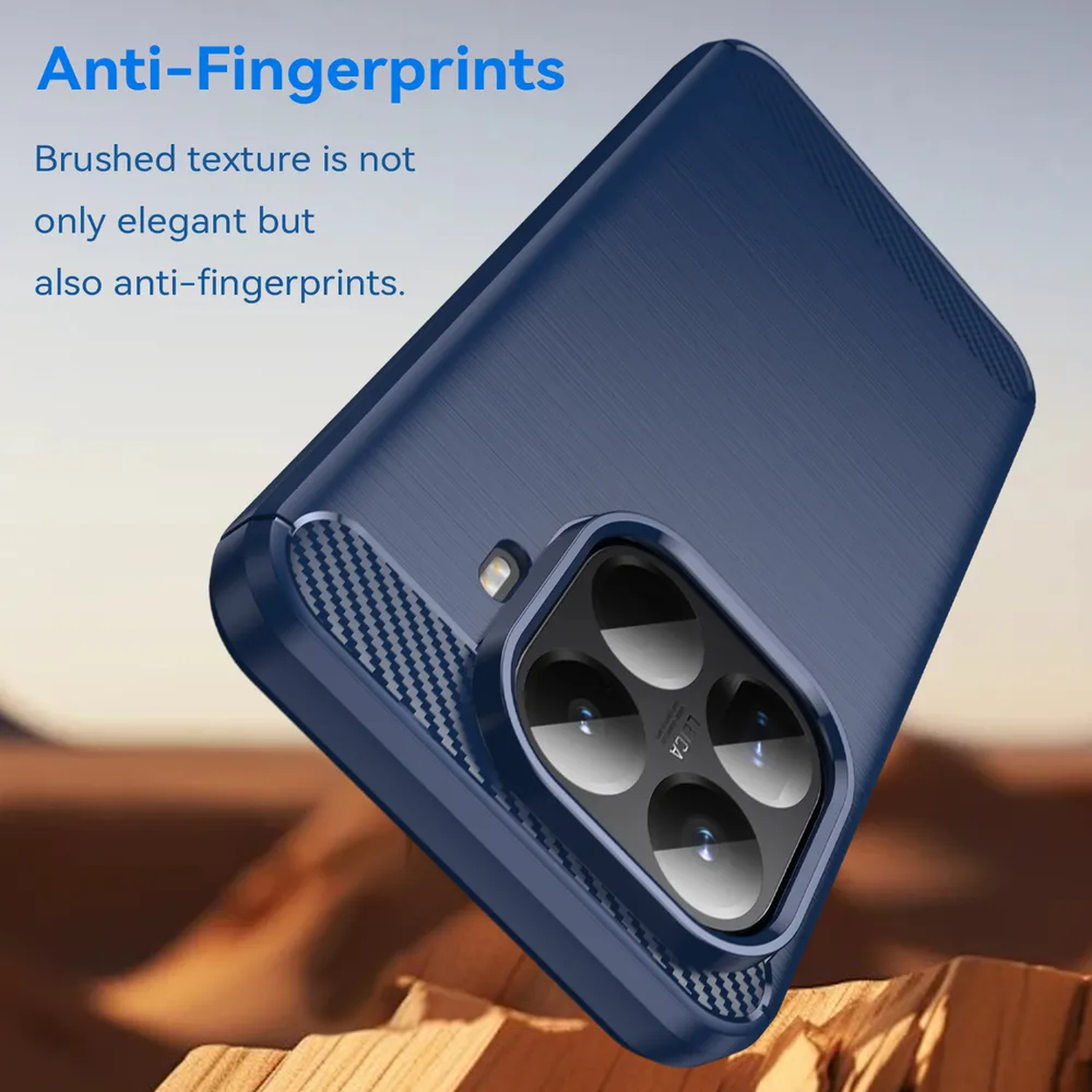 Een marineblauwe telefoonhoes wordt getoond, onder een hoek om het gestructureerde oppervlak en de cameralenzen te laten zien. De tekst luidt 'Anti-Fingerprints'.