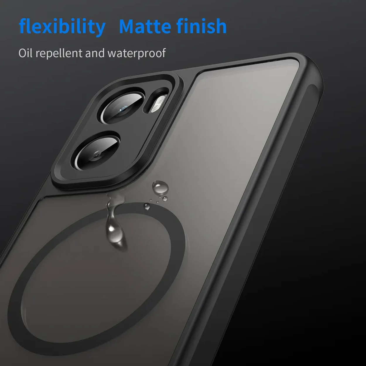 Gros plan sur une coque de téléphone. Elle est noire et a un dos transparent. Des gouttelettes d'eau sont sur la coque. Texte : flexibilité, finition mate.