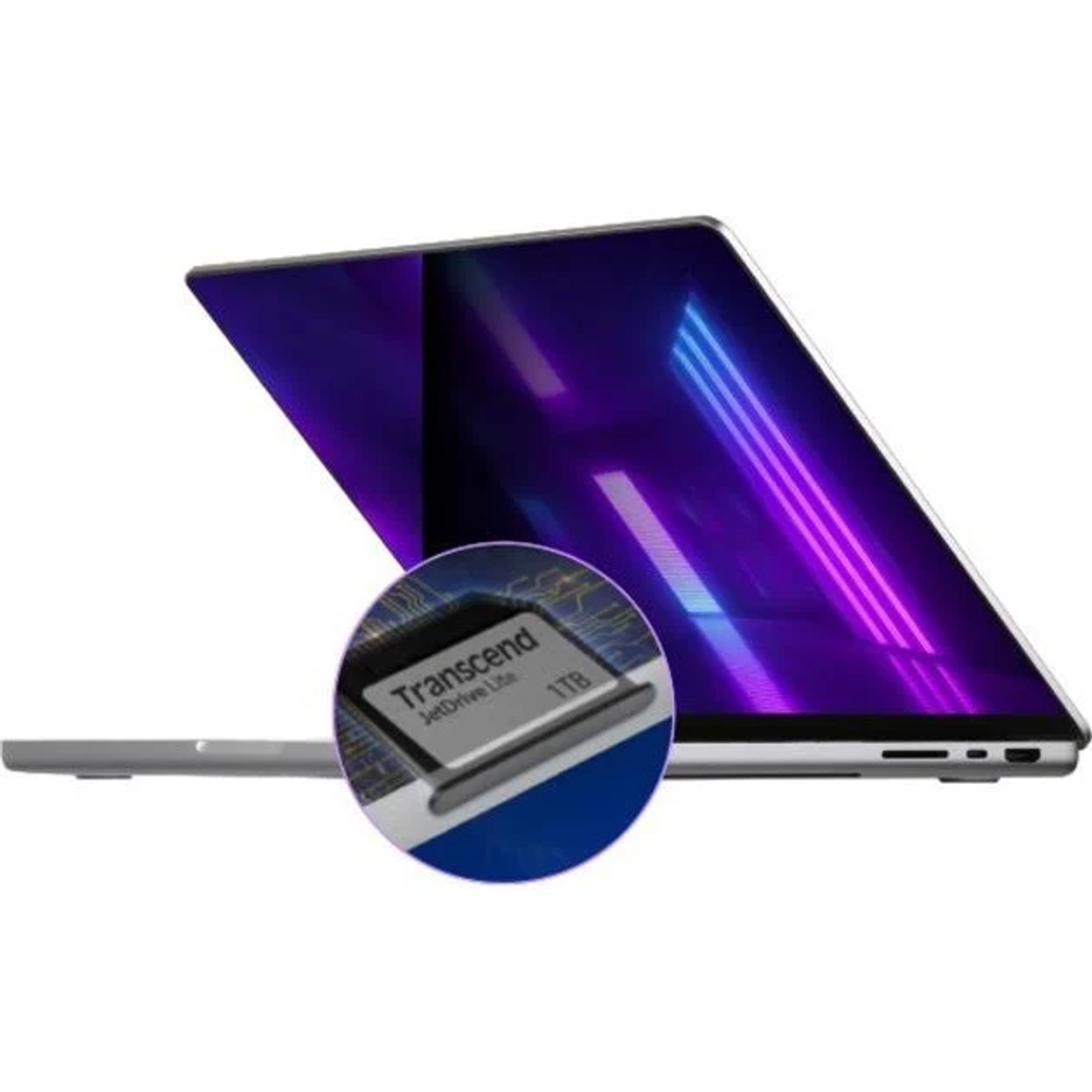 Viene mostrato un laptop con schermo viola. Un cerchio ingrandito mostra un'unità Transcend JetDrive Lite da 1 TB.