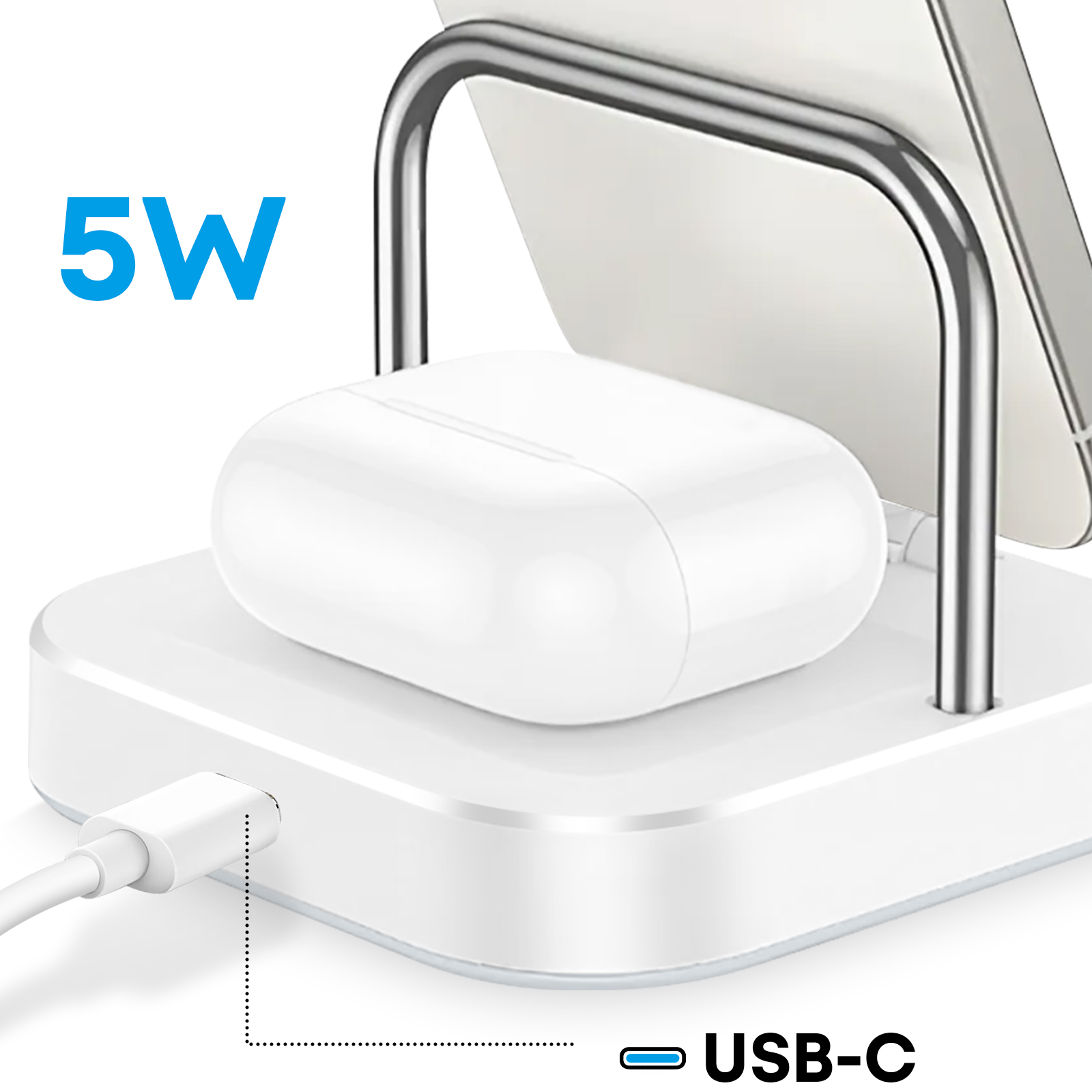 Weiße Ladestation mit AirPods und Telefon. 5W, USB-C. Silberner Metallrahmen. Weißer Hintergrund.