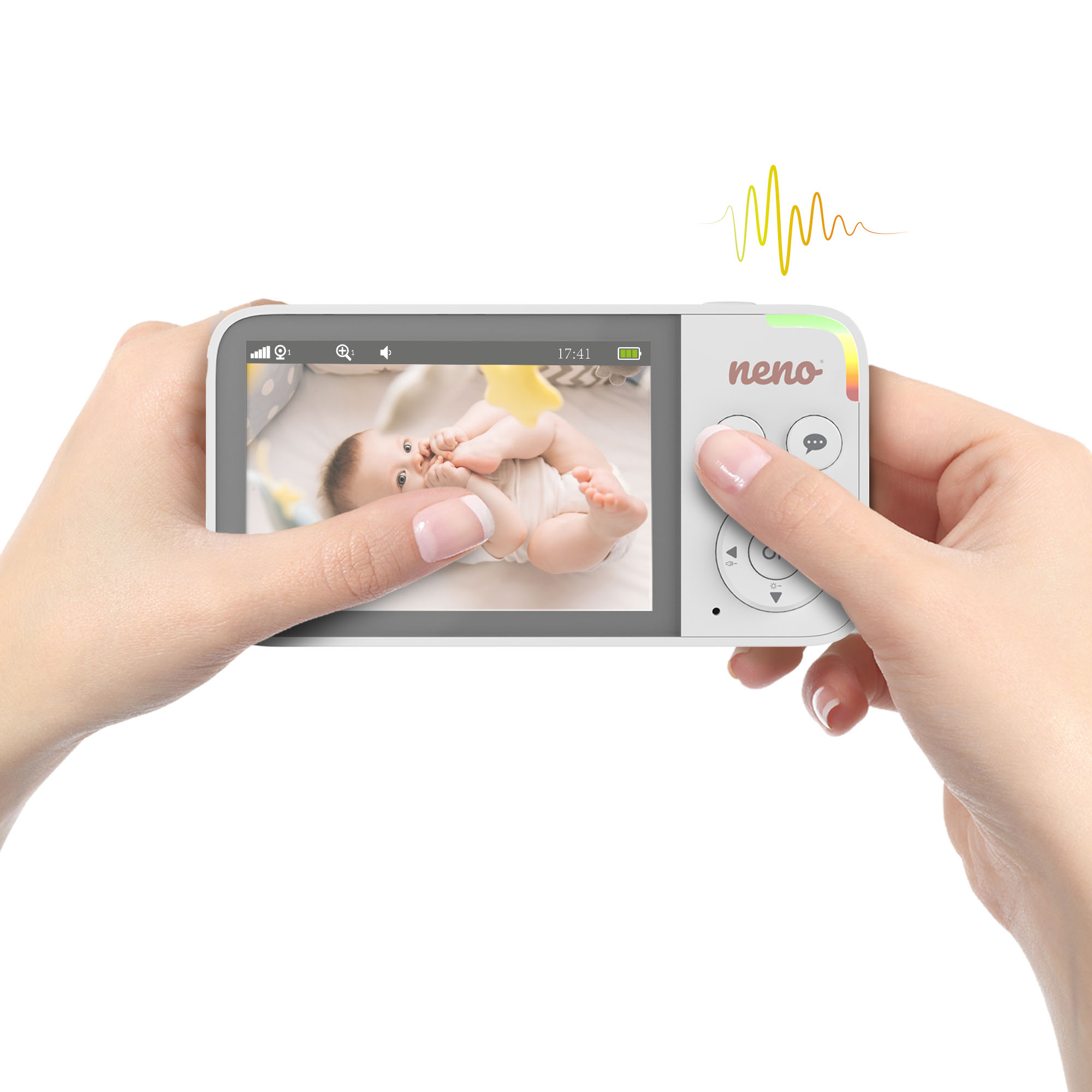 Ein Babyphone, das von Händen gehalten wird, zeigt ein Baby in einem Kinderbett. Monitor hat Tasten und zeigt Zeit und Batterie.