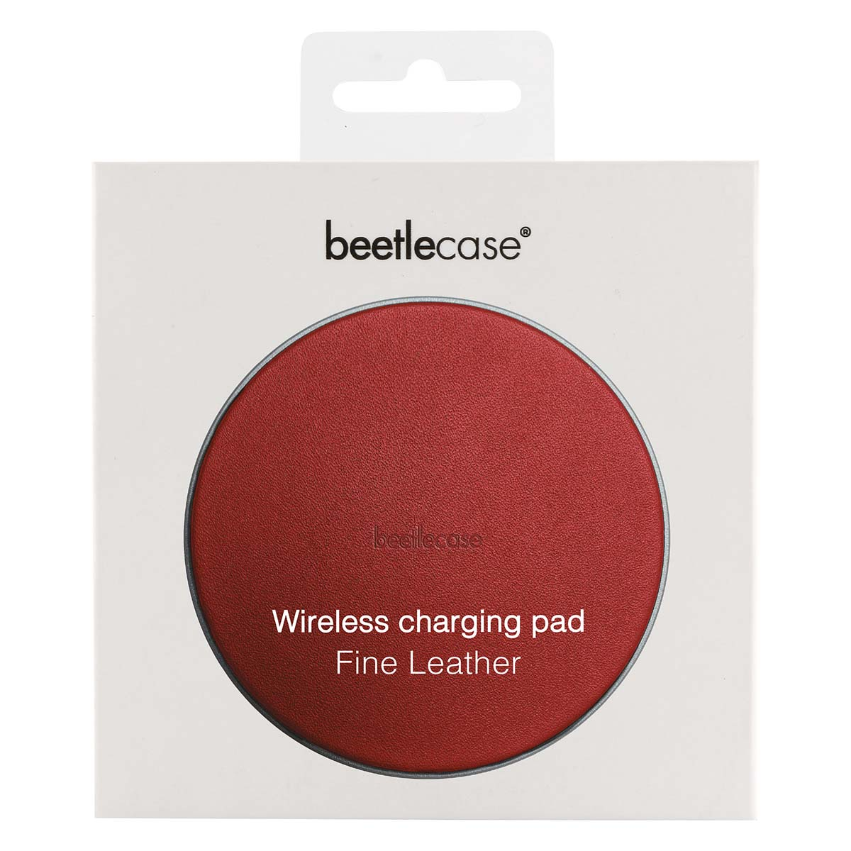 Ein rotes kabelloses Ladepad in einer weißen Box. Auf der Box steht der Markenname 'beetlecase'. Es steht 'Feines Leder'.