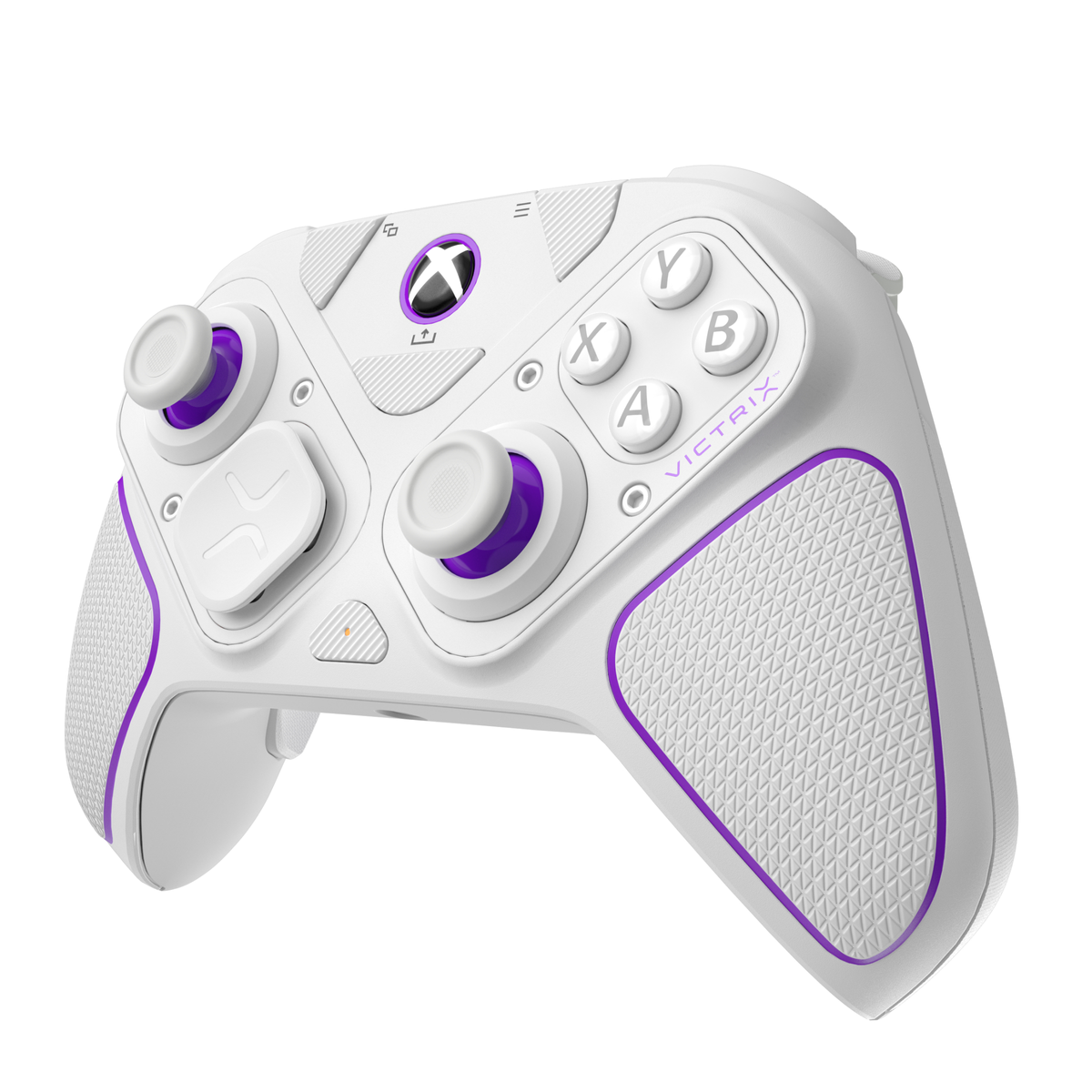 Biało-fioletowy kontroler Xbox. Posiada przyciski, joysticki i d-pad. Logo Xbox pośrodku. Marka Victrix po prawej stronie.