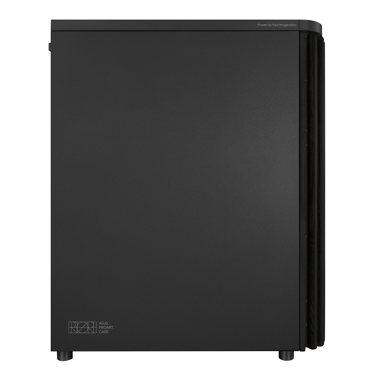 Czarna obudowa komputera. Przód jest płaski i ciemny. Posiada logo ASUS ProArt i napis 'Power Up Your Imagination' na górze.